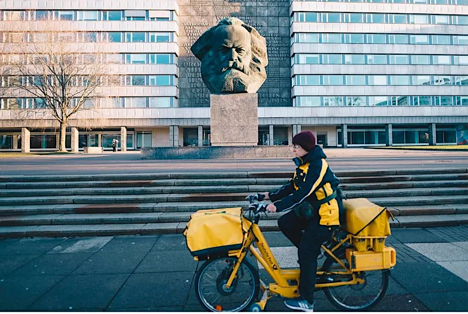 Einer hat immer alles im Blick: das Karl-Marx-Monument in Chemnitz