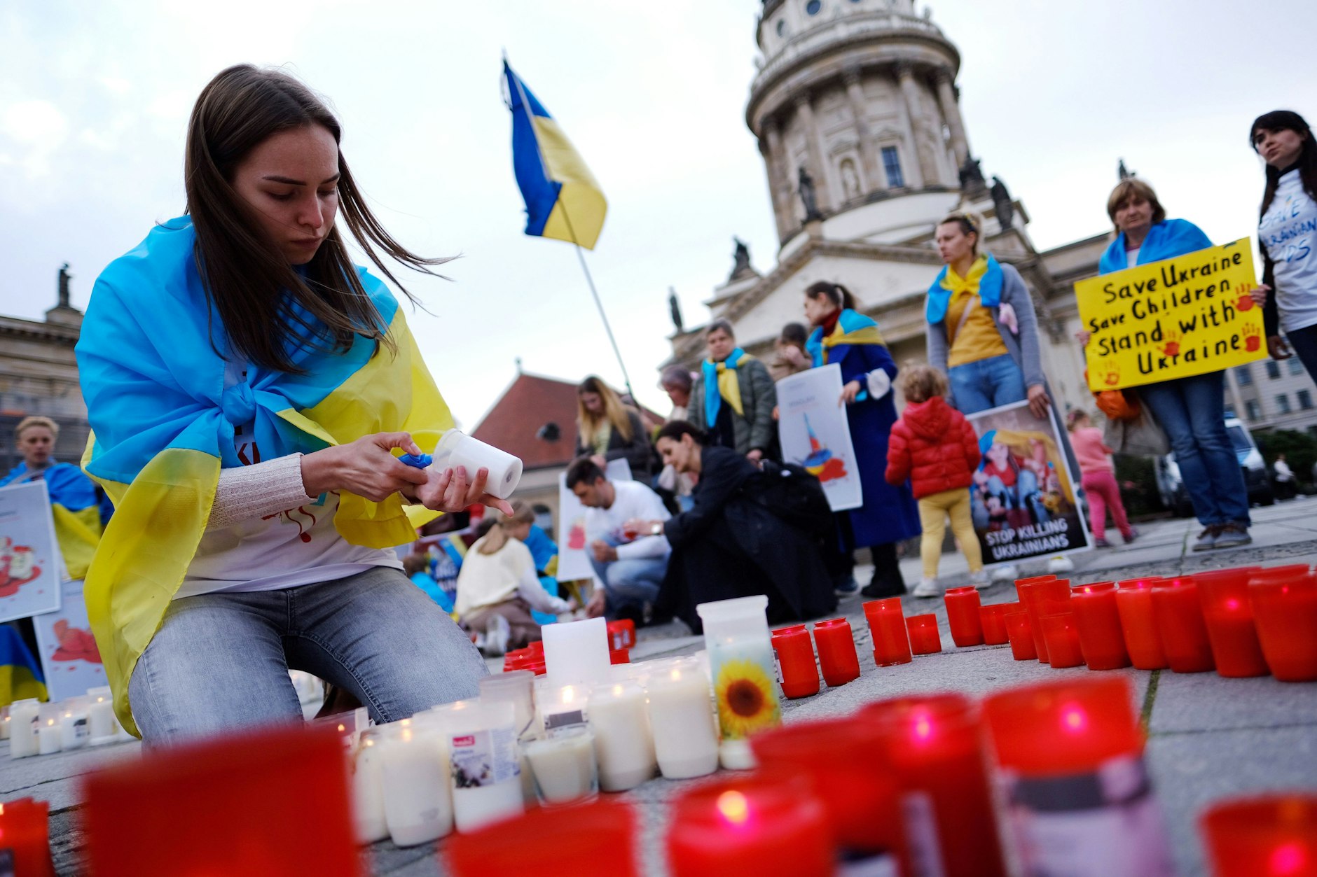 „Stand with Ukraine“: Kundgebung in Berlin