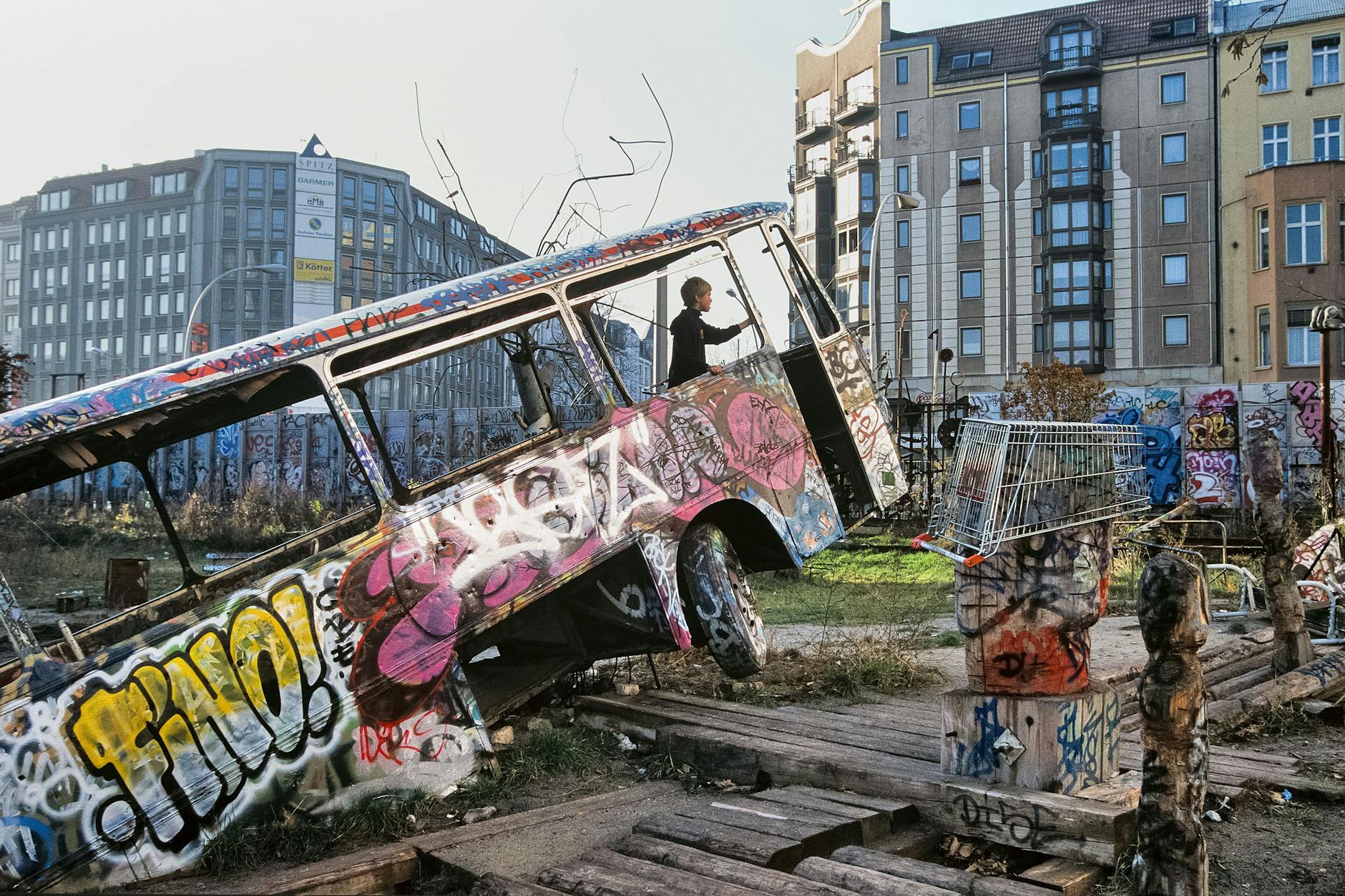 Jordis Antonia Schlösser, Besetztes Kunsthaus Tacheles, Oranienburger Straße, Berlin-Mitte, 1997