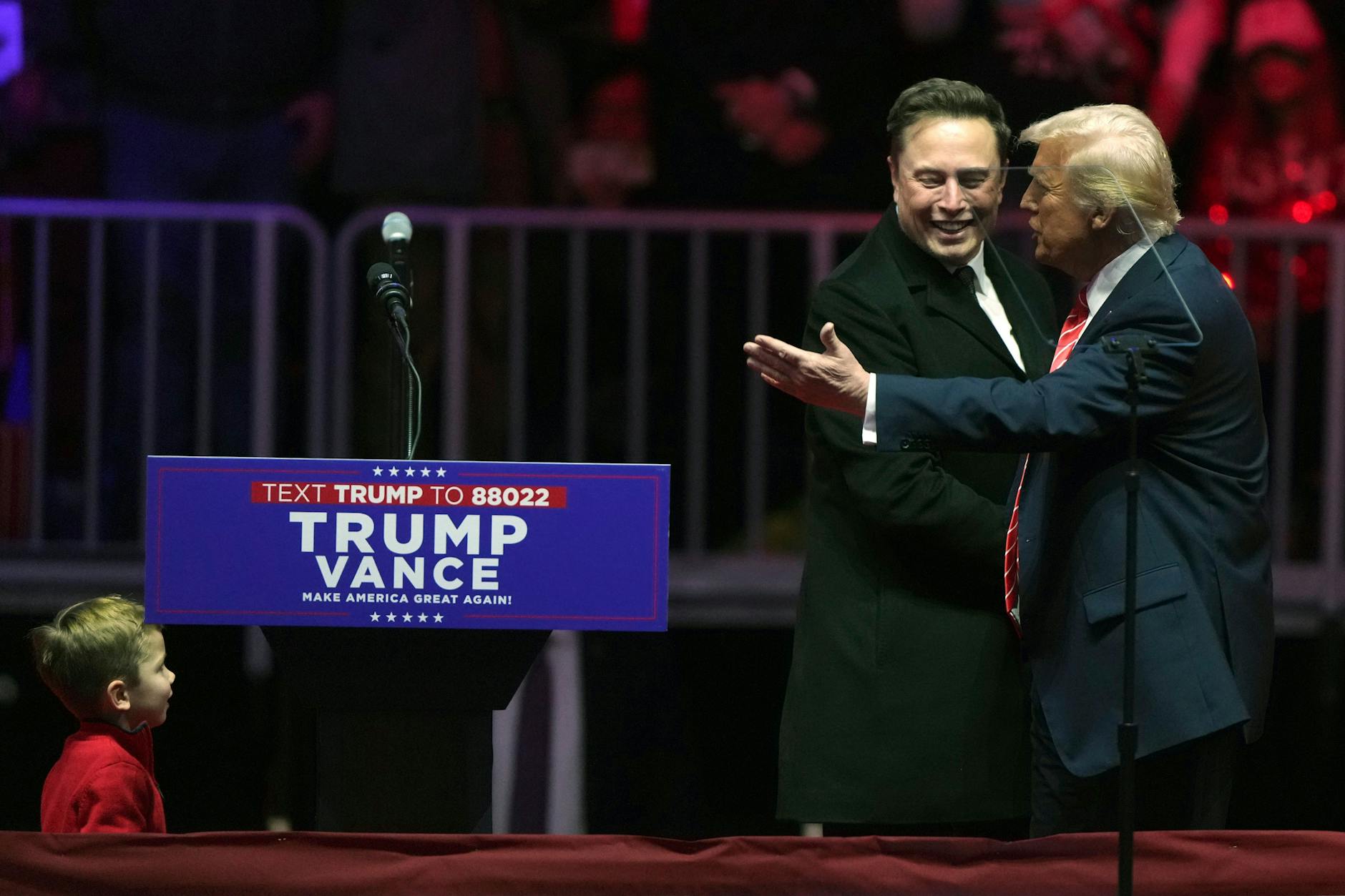 Zwei, die sich ziemlich gut verstehen: Elon Musk (l.) und Donald Trump