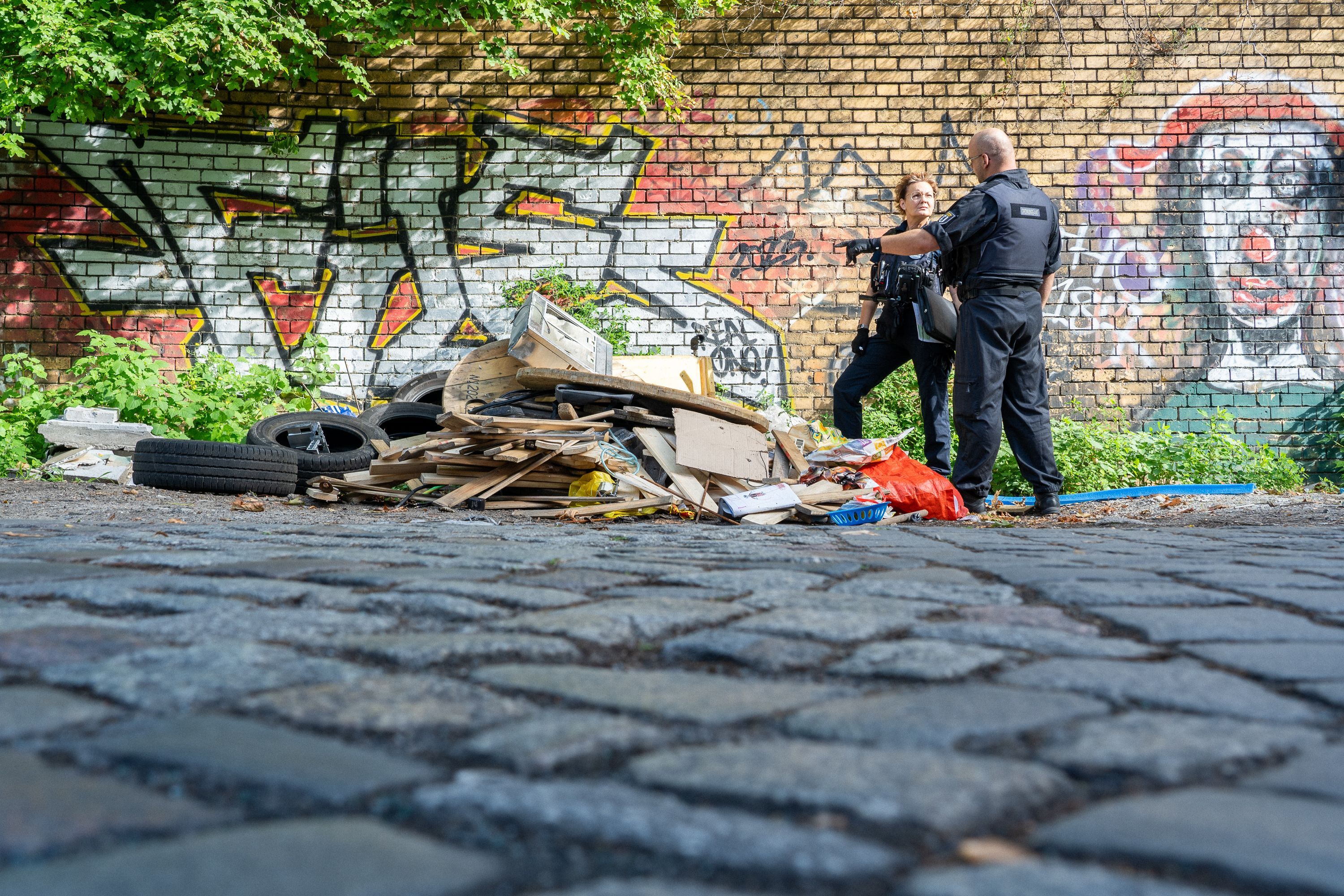 Berlin verdreckt: Mitte schickt jetzt Müll-Sheriffs auf die Straße