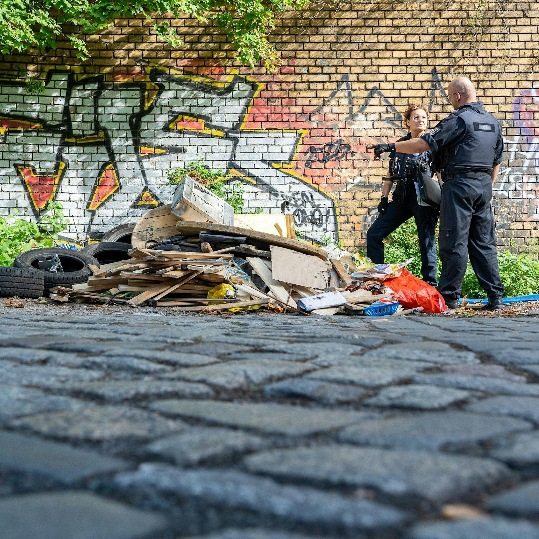 Berlin verdreckt: Mitte schickt jetzt Müll-Sheriffs auf die Straße