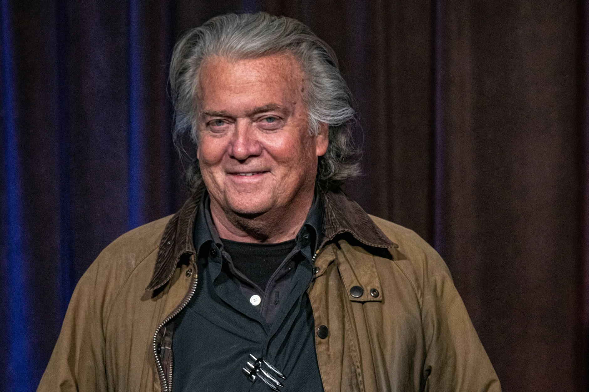 L'ancien conseiller de Donald Trump était en contact étroit avec Epstein.