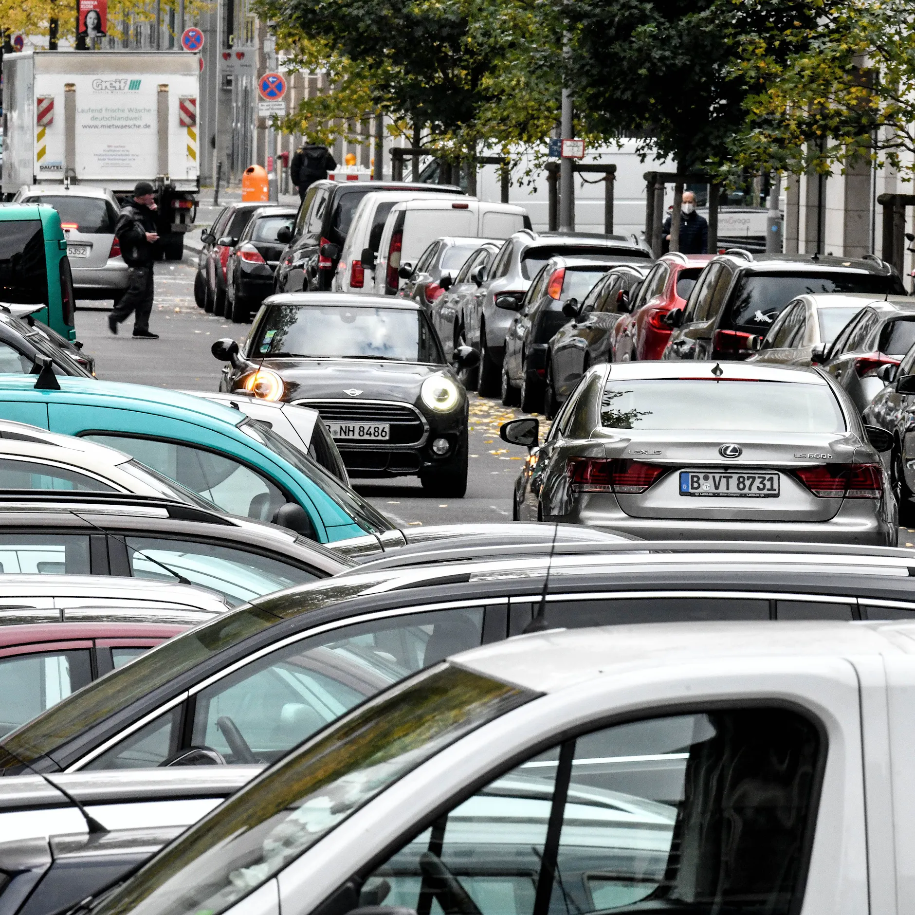 Berliner SPD beschließt: Autofahrer sollen 160 Euro fürs Parken zahlen!