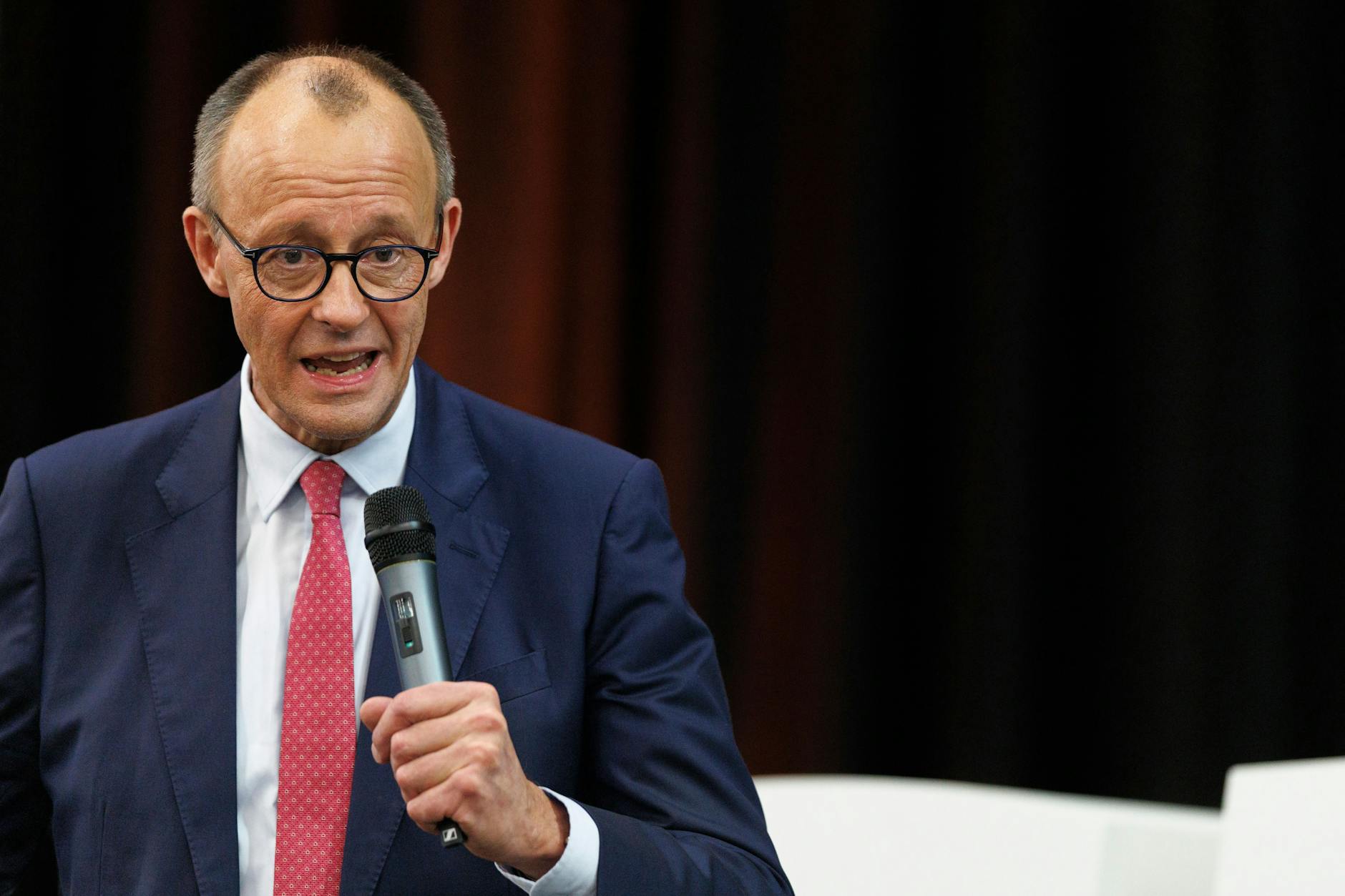 Kanzlerkandidat Friedrich Merz (CDU) spielt Poker im Wahlkampf: Wie clever ist er wirklich?