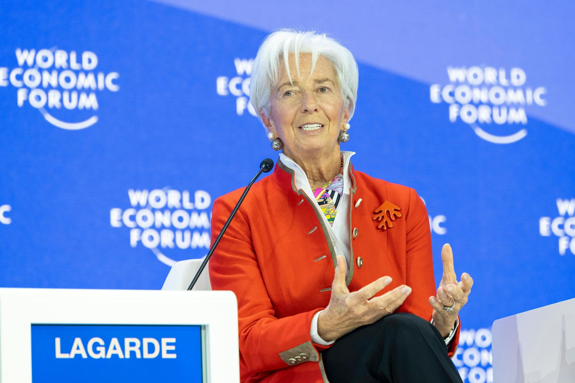 Die Chefin der Europäischen Zentralbank (EZB), Christine Lagarde, ging während einer Podiumsdiskussion auf dem Weltwirtschaftsgipfel in Davos in die Offensive.