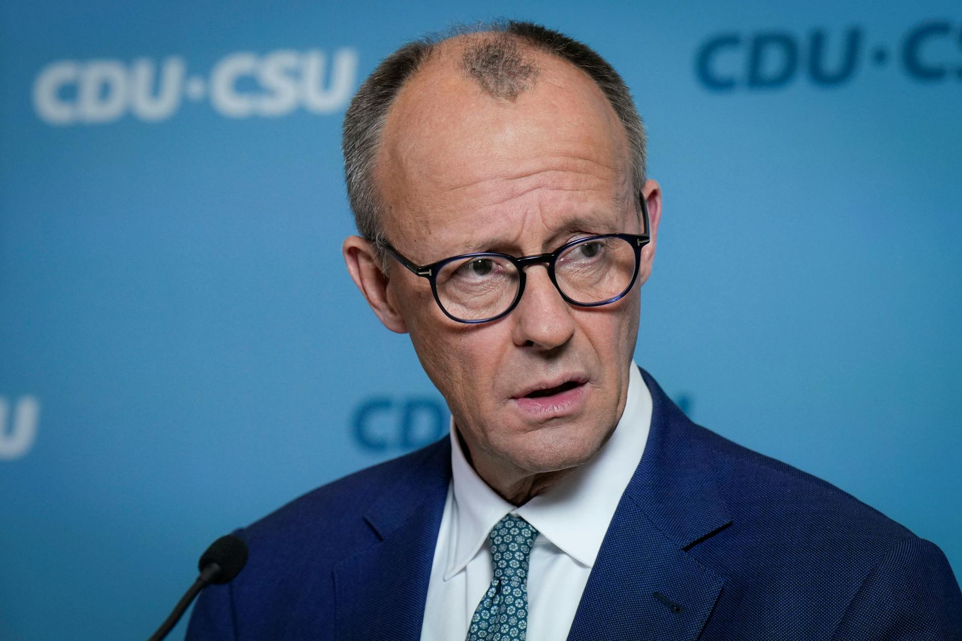 In einem Dossier der Medien-NGO Correctiv wird das mutmaßliche „Lobby-Netzwerk“ des Kanzlerkandidaten der Union, Friedrich Merz, offengelegt.