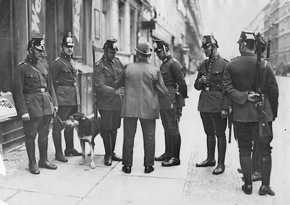 Polizisten im Wedding