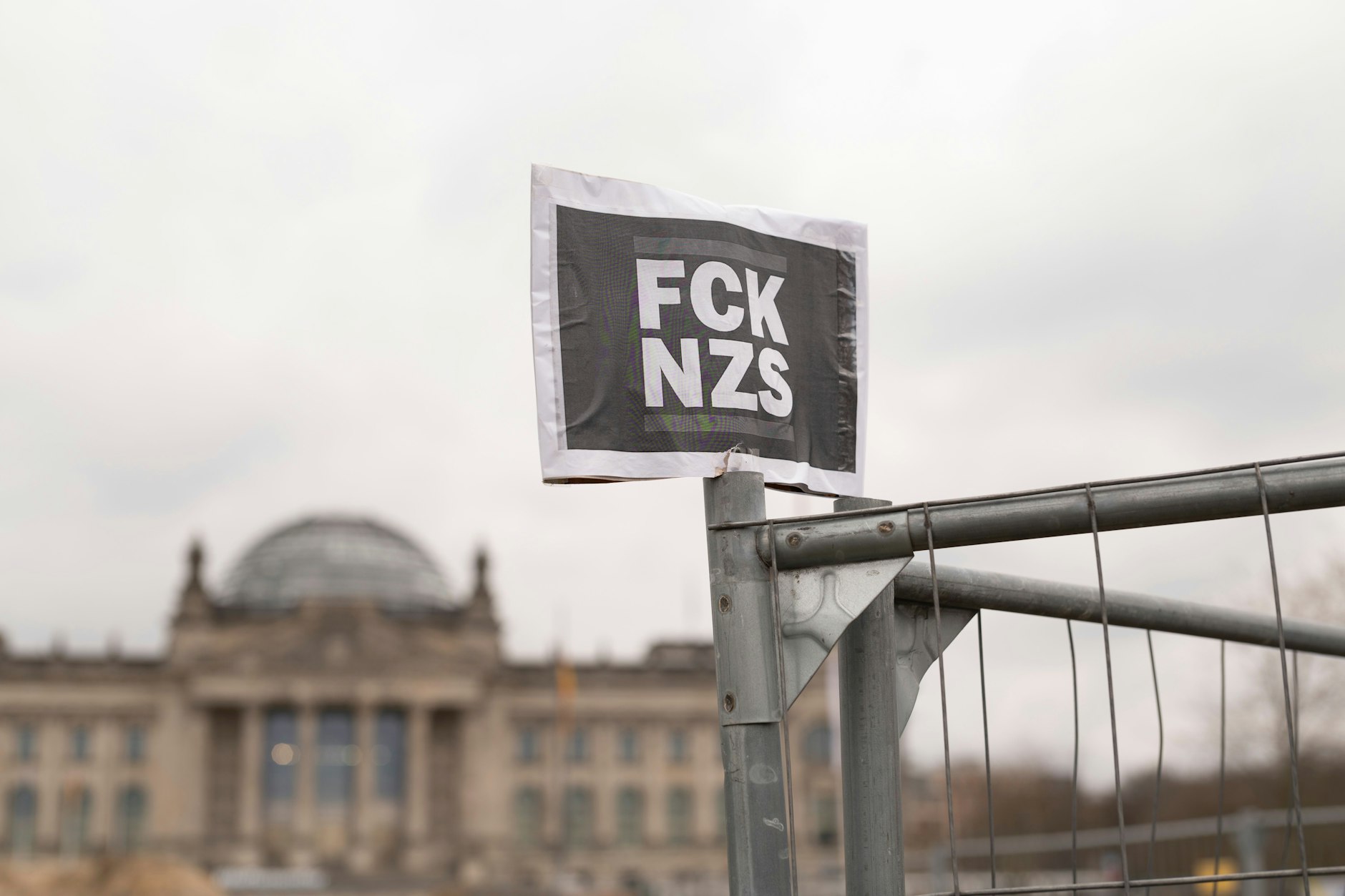 Argumente sind anders (auf der anderen Seite steht "Ftzn Frtz")