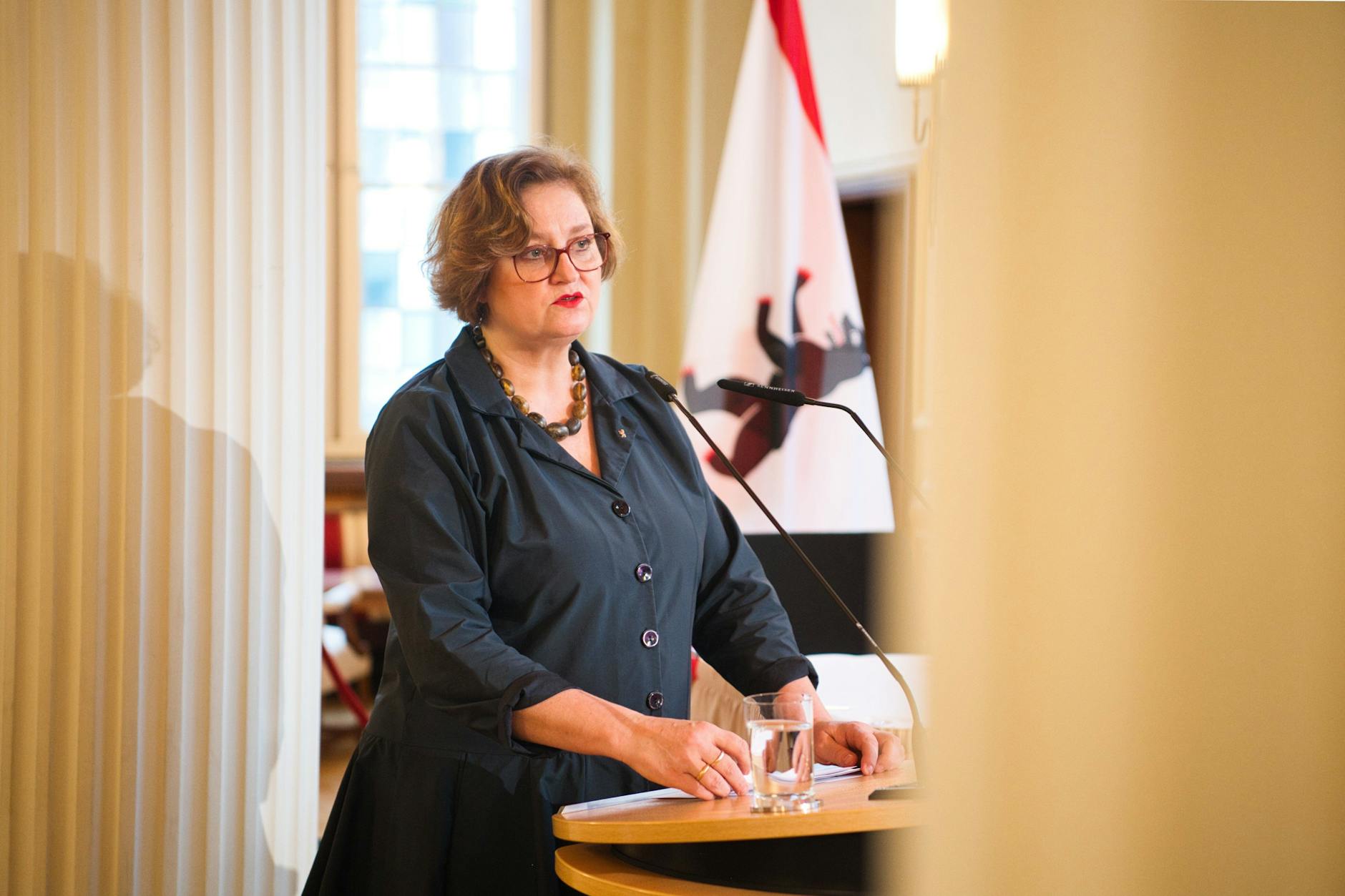Ina Czyborra, Berliner Senatorin für Wissenschaft, Gesundheit und Pflege, spricht im Roten Rathaus anlässlich der Unterzeichnung der Hochschulverträge im Land Berlin am 16. Februar 2024.