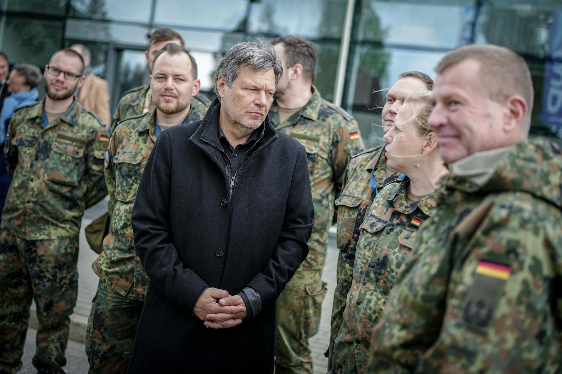 Die bemerkenswerte Transformation der Grünen von einer Friedens- zur Kriegspartei hat eine lange Geschichte.