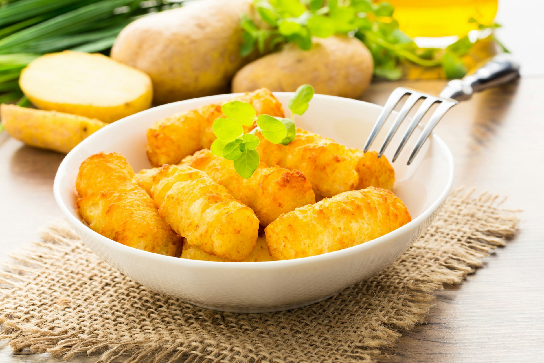 Sehen aus wie Kroketten, hießen aber in der DDR Kartoffelkrusteln.