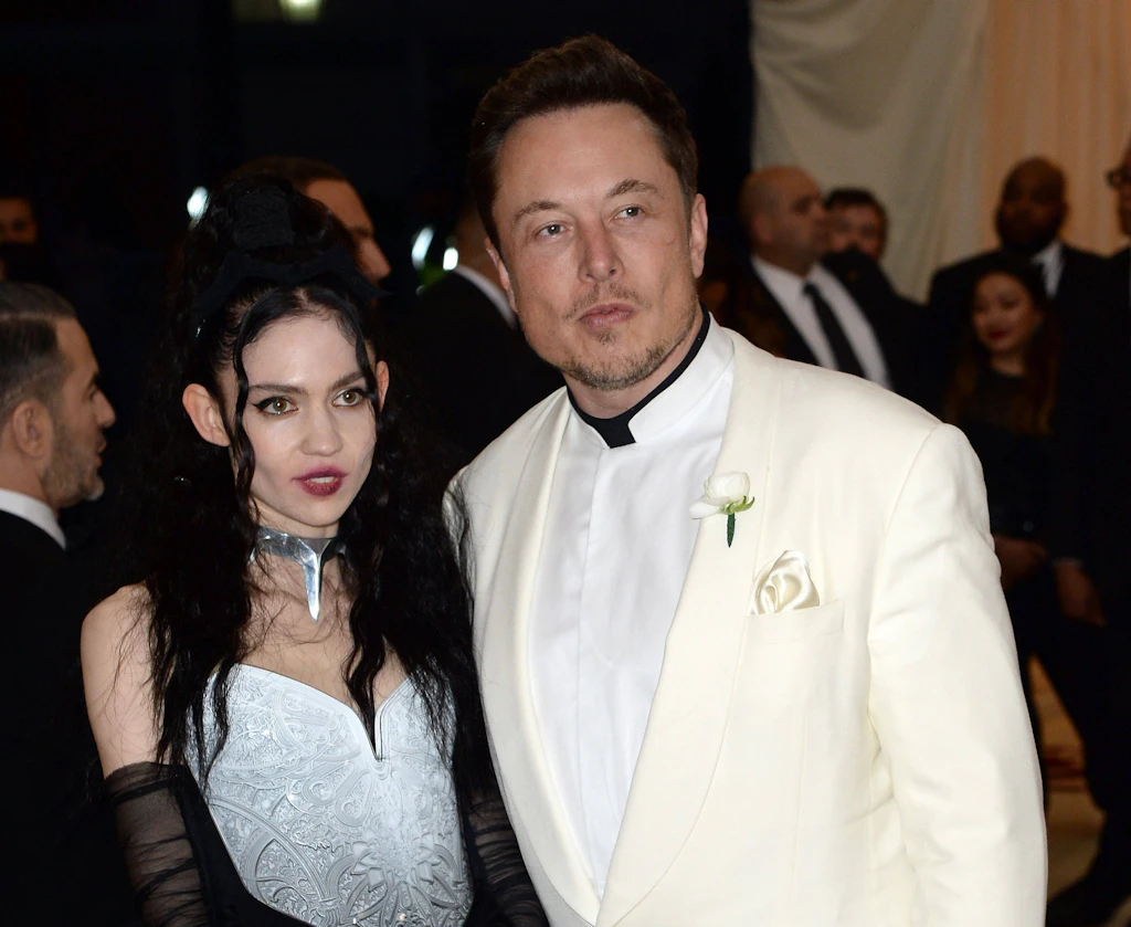 Grimes wirft Elon Musk vor, medizinische Krise ihres Kindes zu ignorieren: „Es ist dringend“