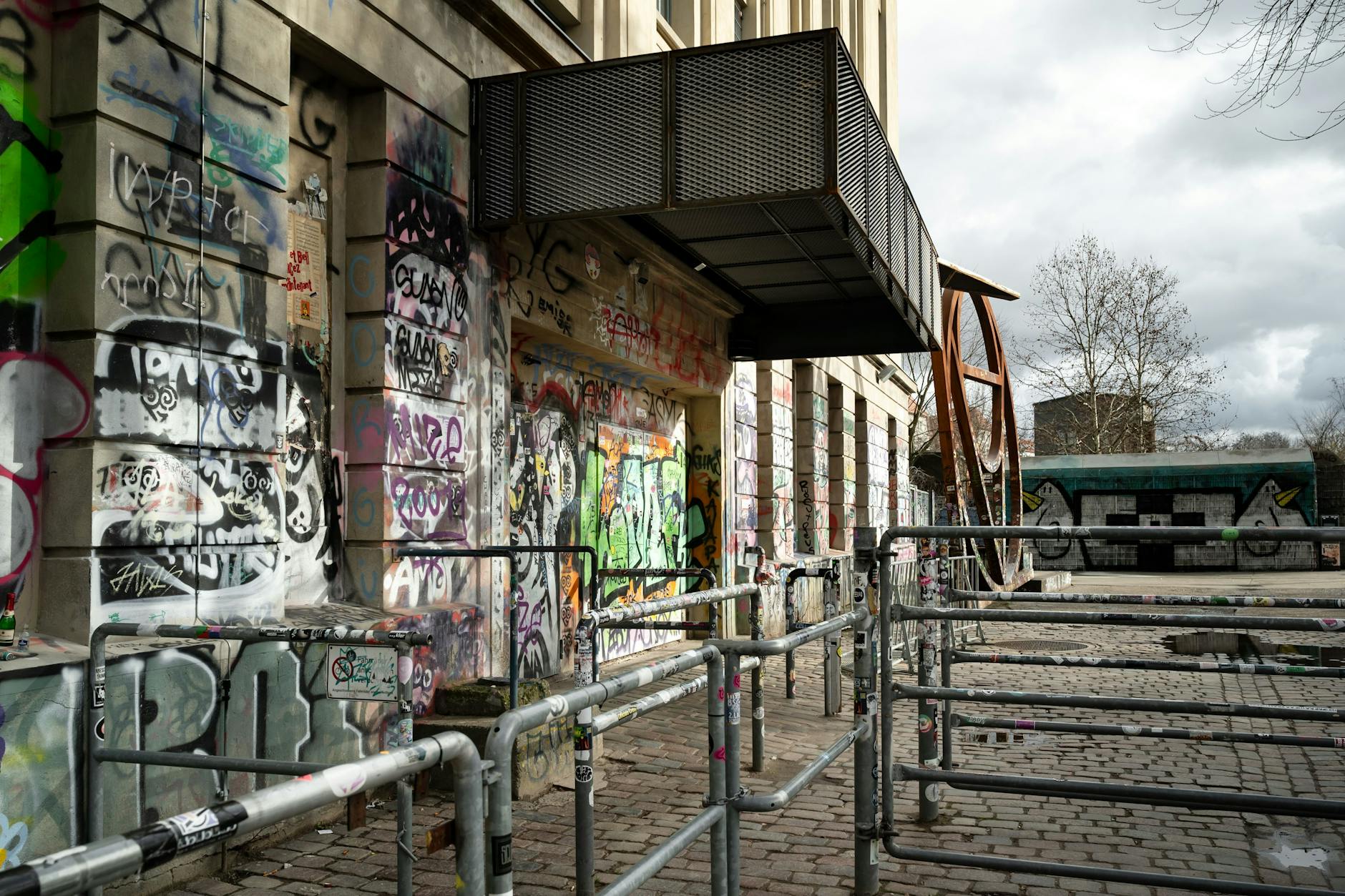 Ein Haus für alle vier Jahreszeiten? Das Berghain, Berlins legendärster Techno-Club.