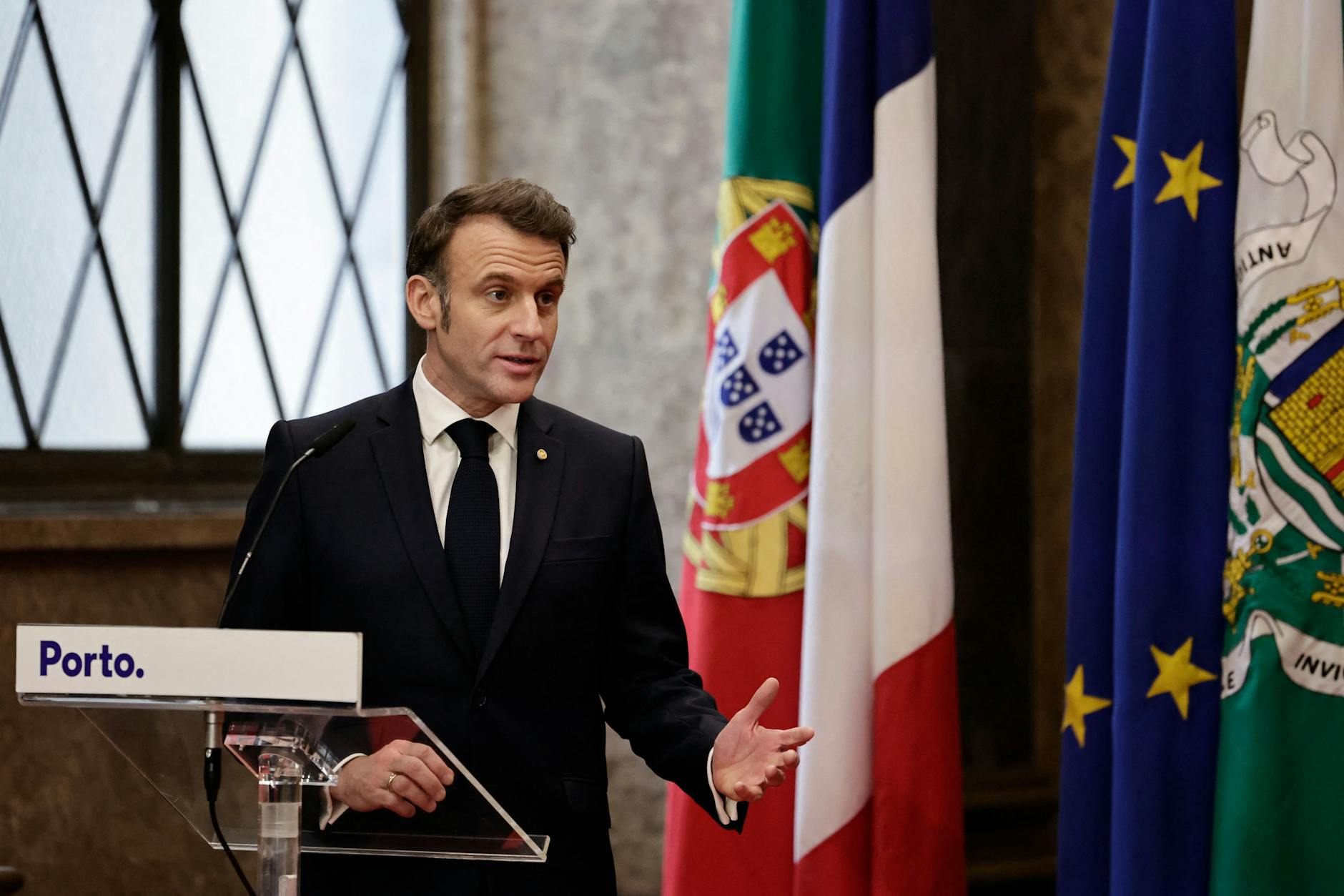 Der französische Präsident Emmanuel Macron am Freitag in Porto.