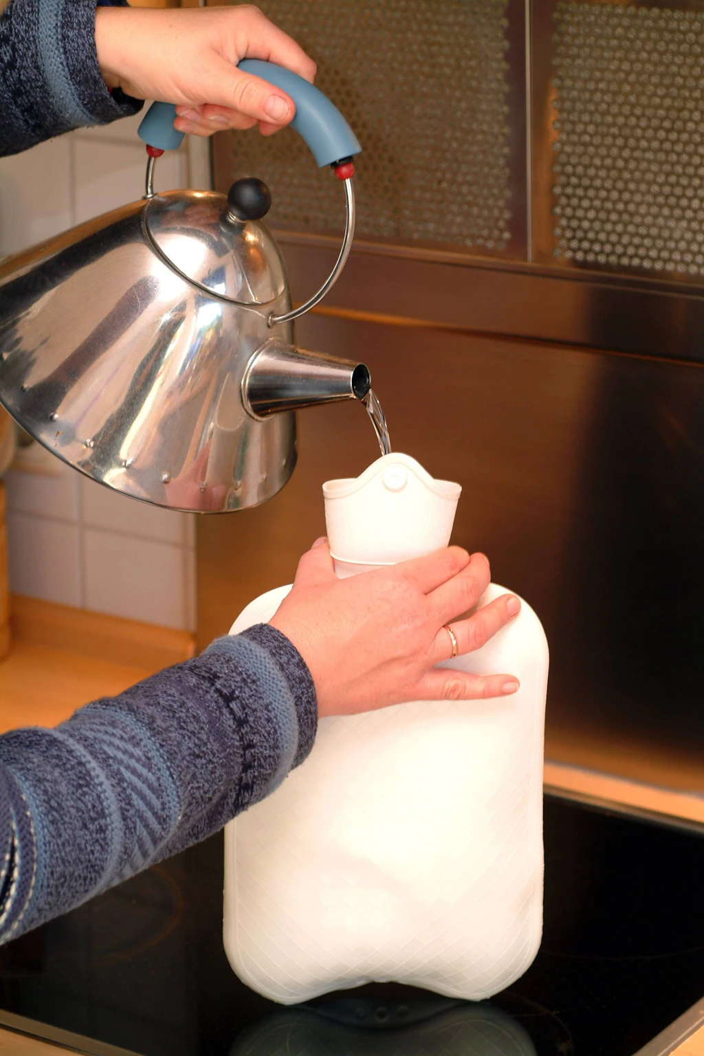 Wann sollte man eine alte Wärmflasche wegwerfen?