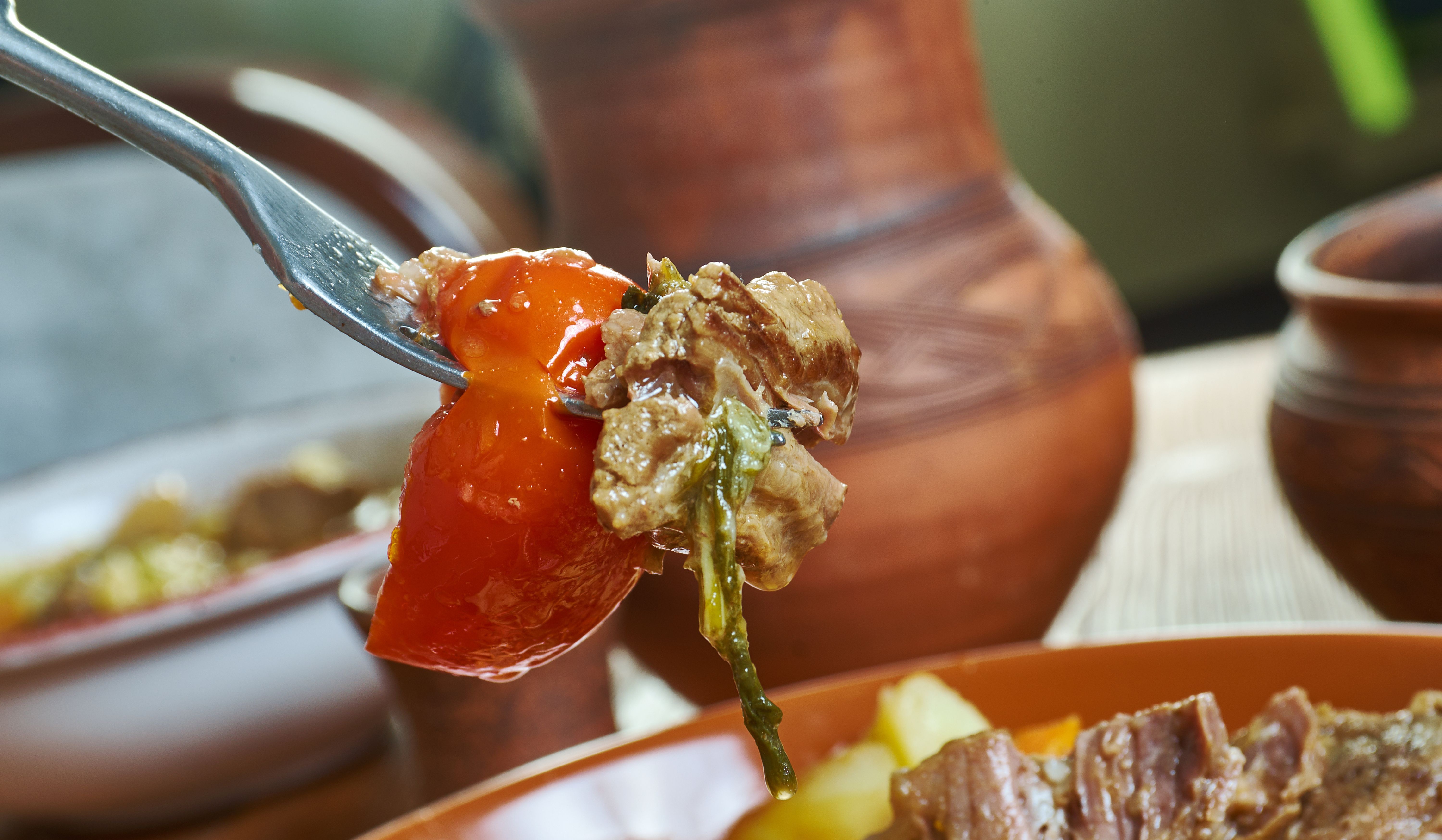 Wie einst in der DDR: So wird echtes ungarisches Kesselgulasch zubereitet