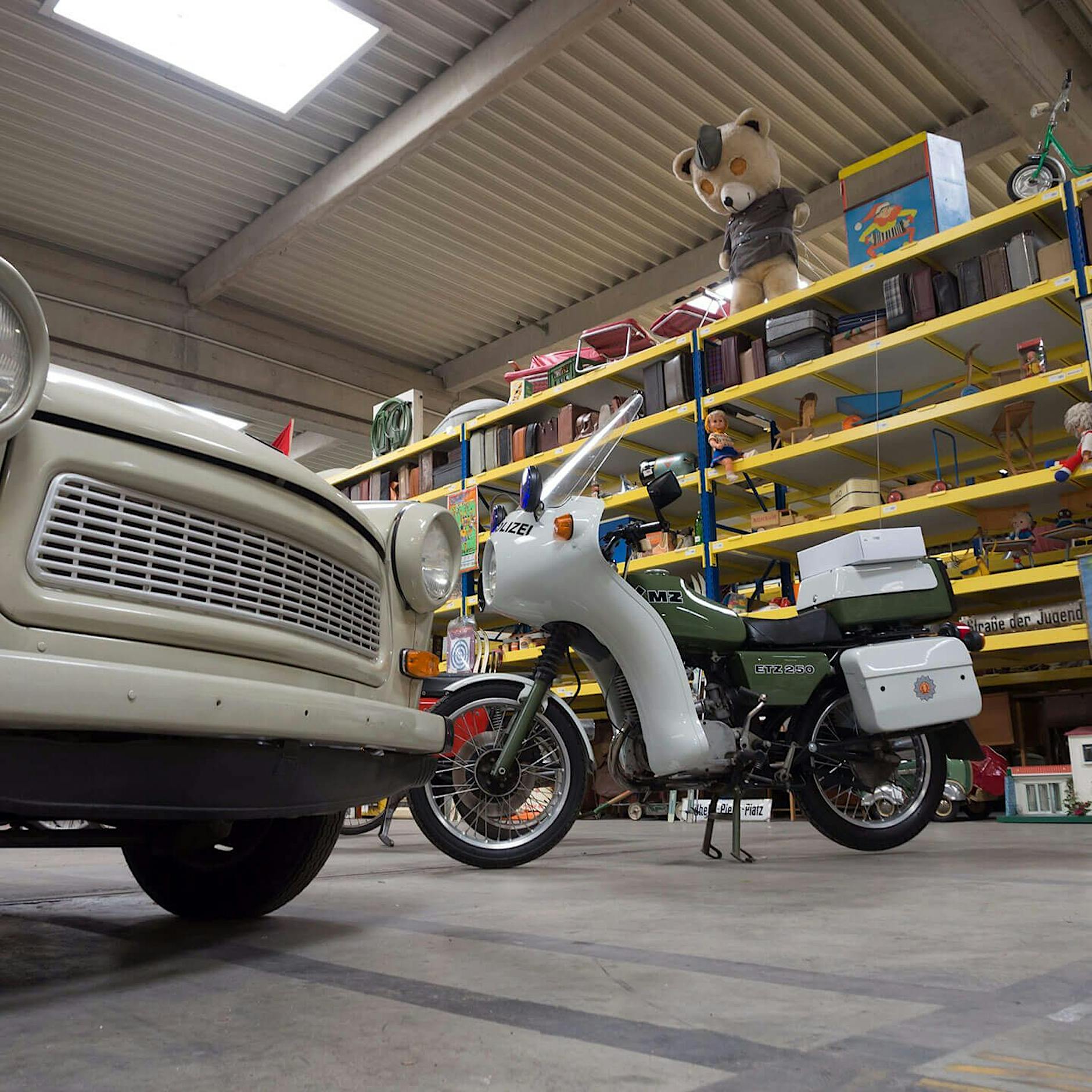 DDR Museum Depot eröffnet in Marzahn: 360.000 DDR-Alltagsobjekte erstmalig zu sehen