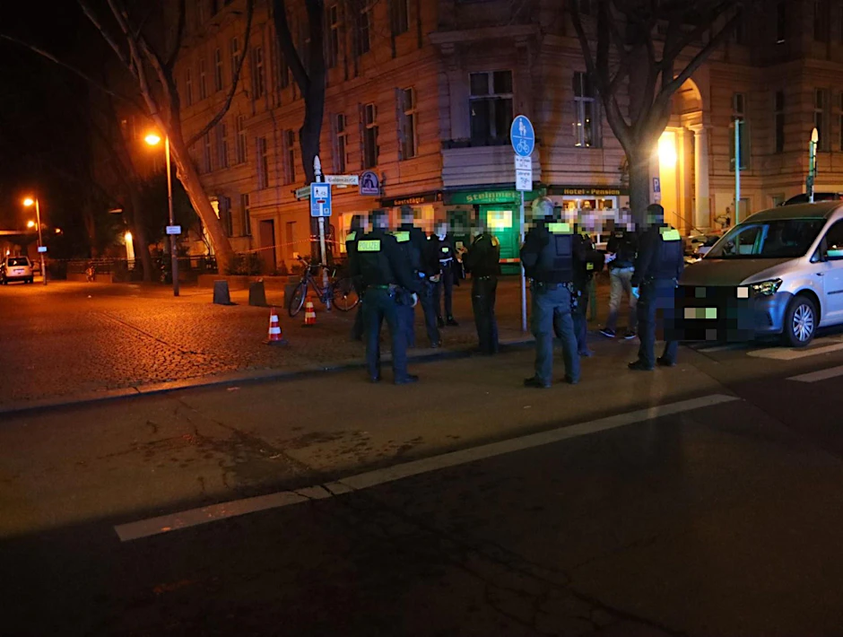 Schüsse in Schöneberg: Ein Verletzter, Täter auf der Flucht