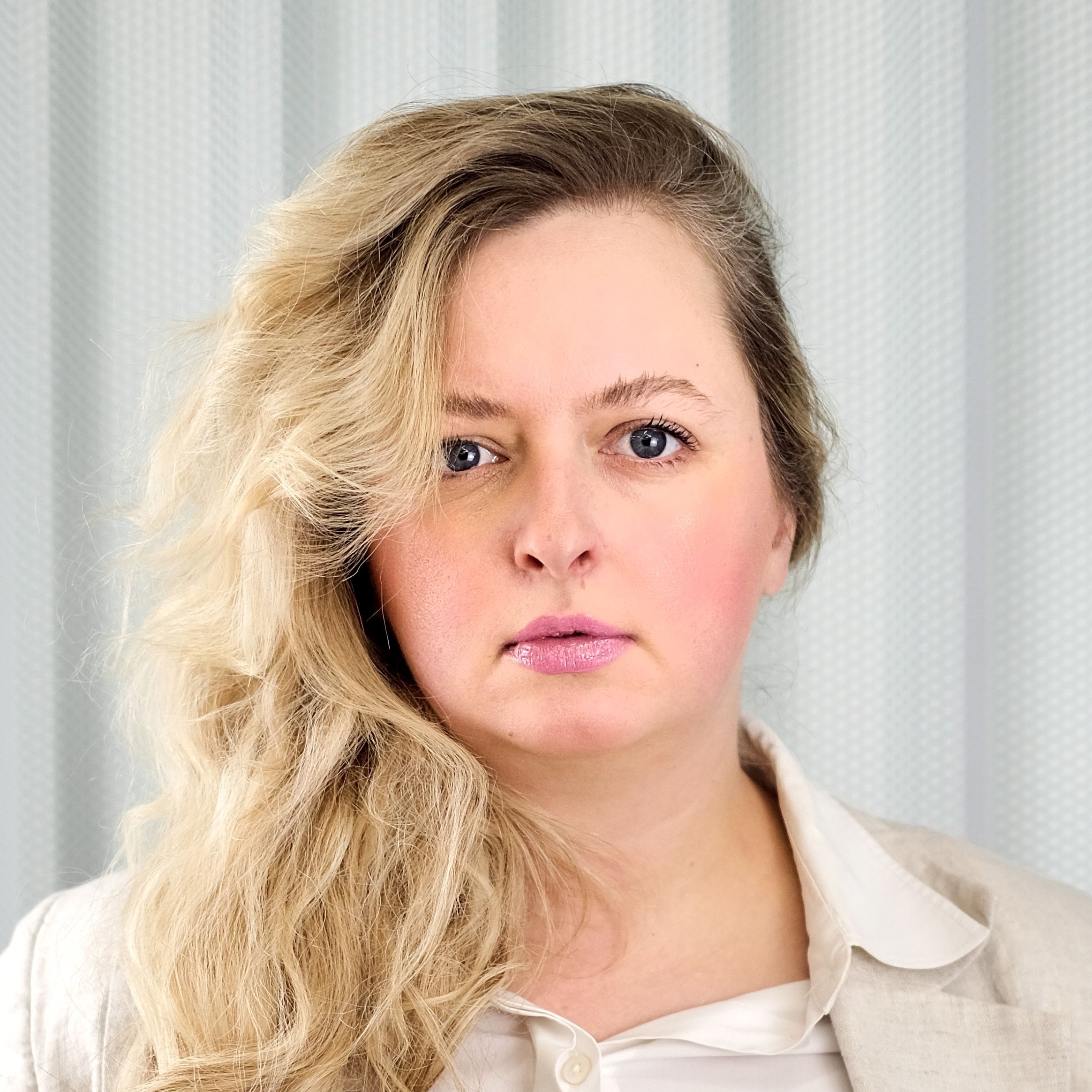 Author - Carola Tunk