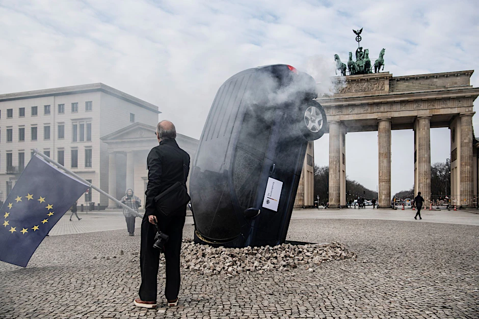 Greenpeace-Protest vor dem Brandenburger Tor
