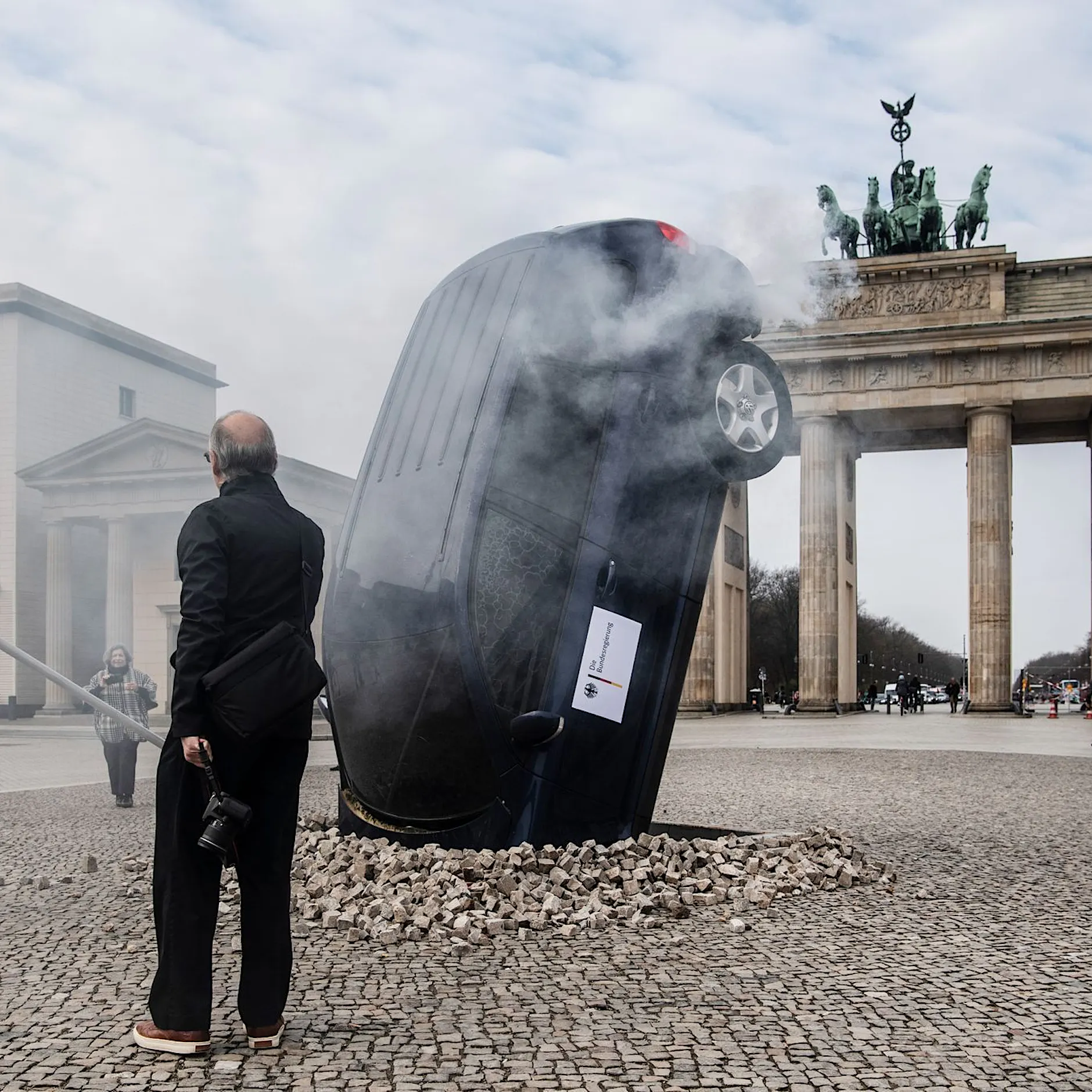 Weltweites Phänomen: Warum NGOs immer mehr unter Druck geraten