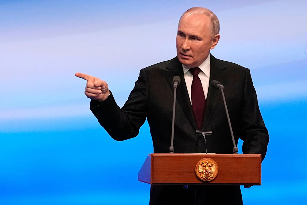 Wladimir Putin will nicht nur den sowjetischen Machtbereich wiederherstellen, sondern eine russische Hegemonie über ganz Europa errichten. Oder?