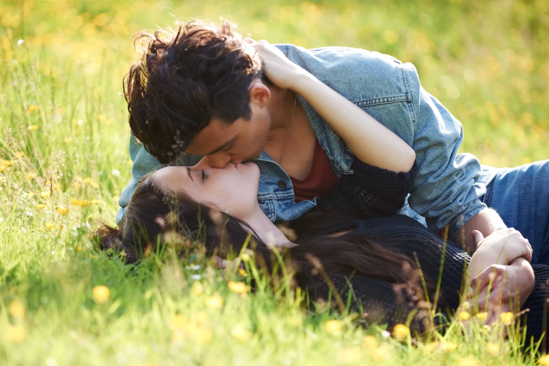 Das Liebeshoroskop dieser Woche zeigt sich genau in diesen echten Momenten von Nähe und Verbindung.