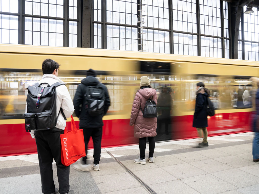 Berliner S-Bahn steuert ins Chaos: Züge pfeifen aus dem letzten Loch