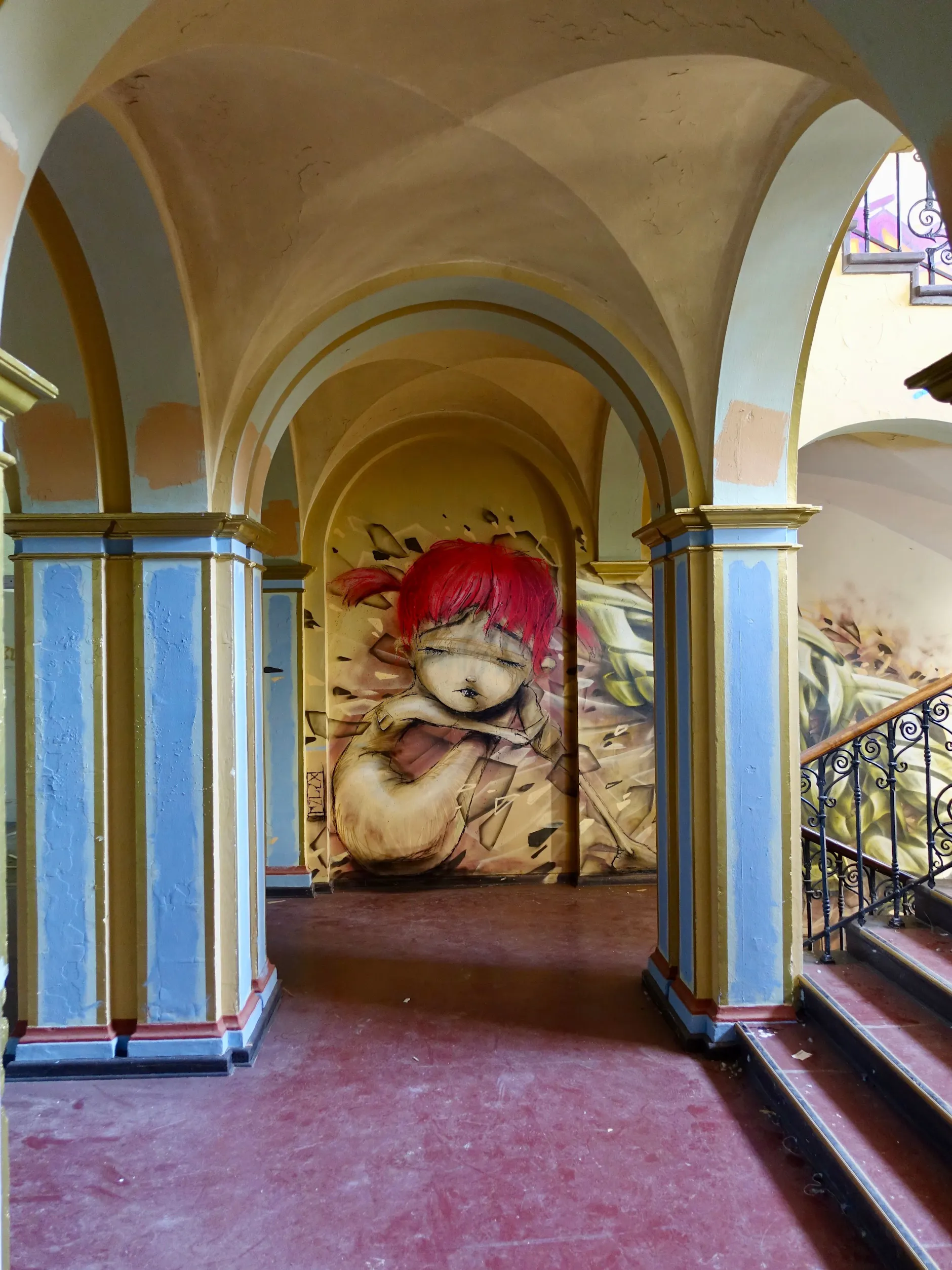 Das Treppenhaus ist zur Streetart-Gelerie geworden.