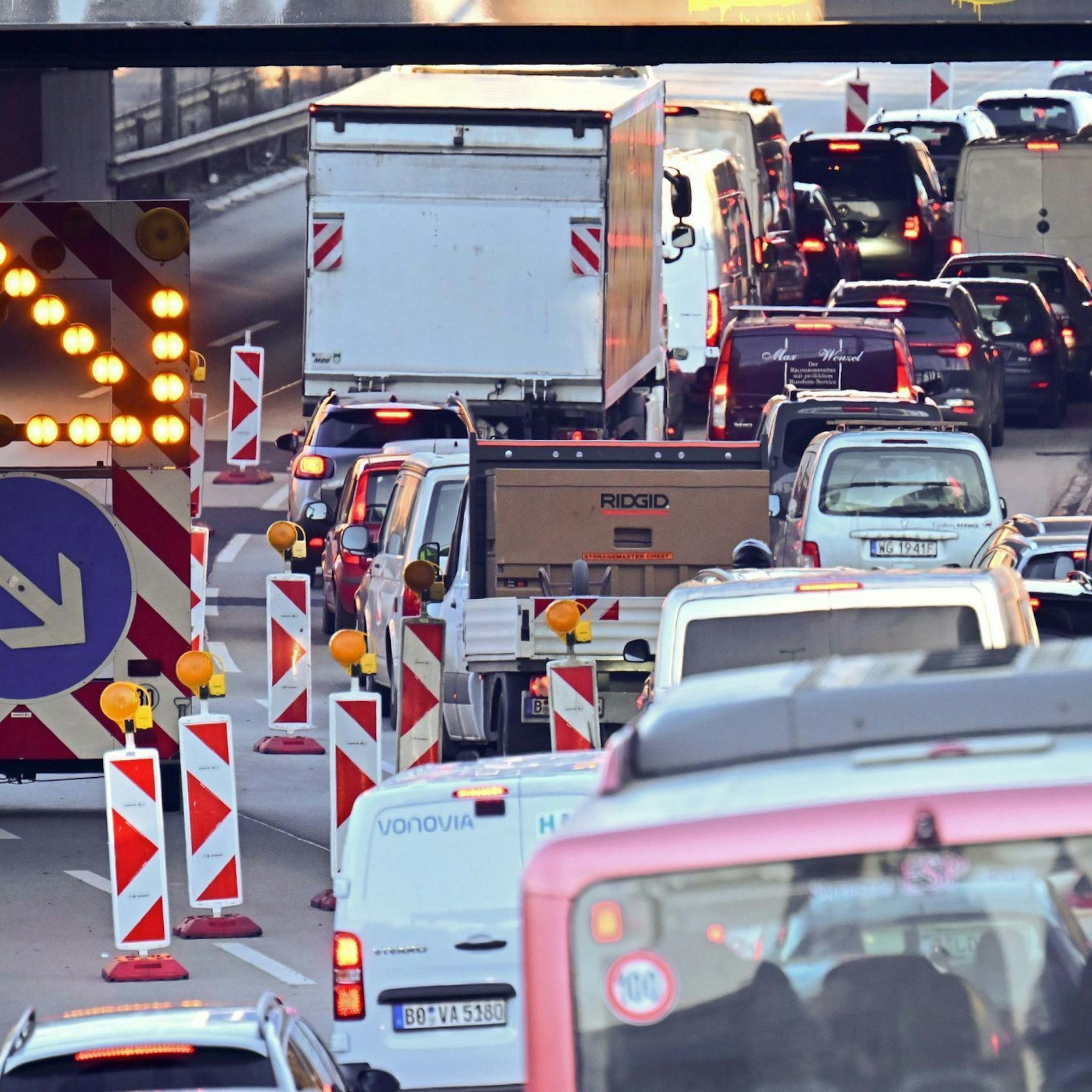 Image - UPDATE: Brücken-Vollsperrung: A100 im Stau-Chaos – das tut der Senat