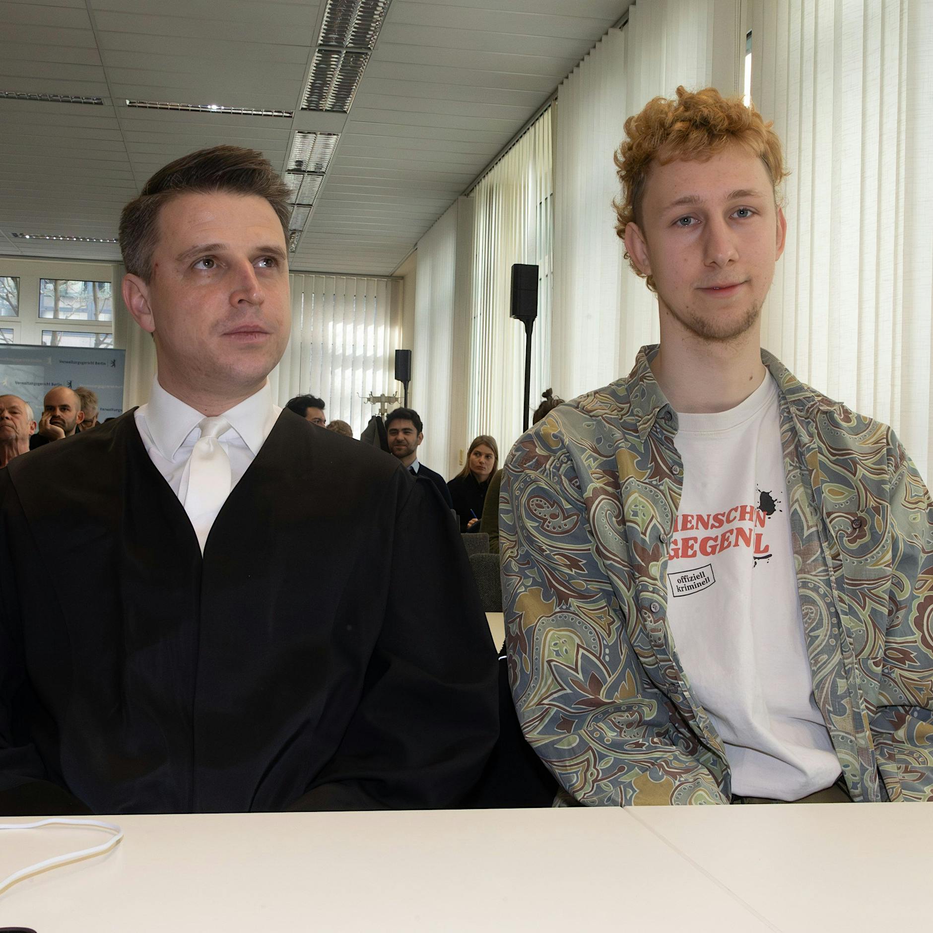 „Schmerzgriff“ gegen Klimakleber: Berliner Polizei ging rechtswidrig vor