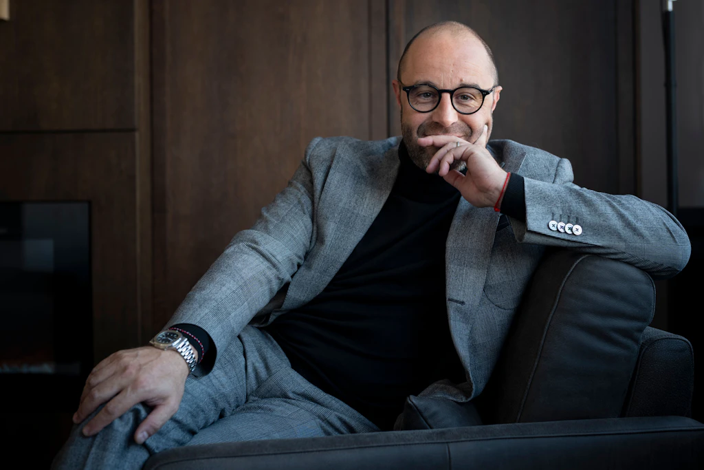 Nicolai Schwarzer ist Unternehmer und Gründer der Initiative „Nie wieder ist jetzt“ gegen Antisemitismus und Rassismus.