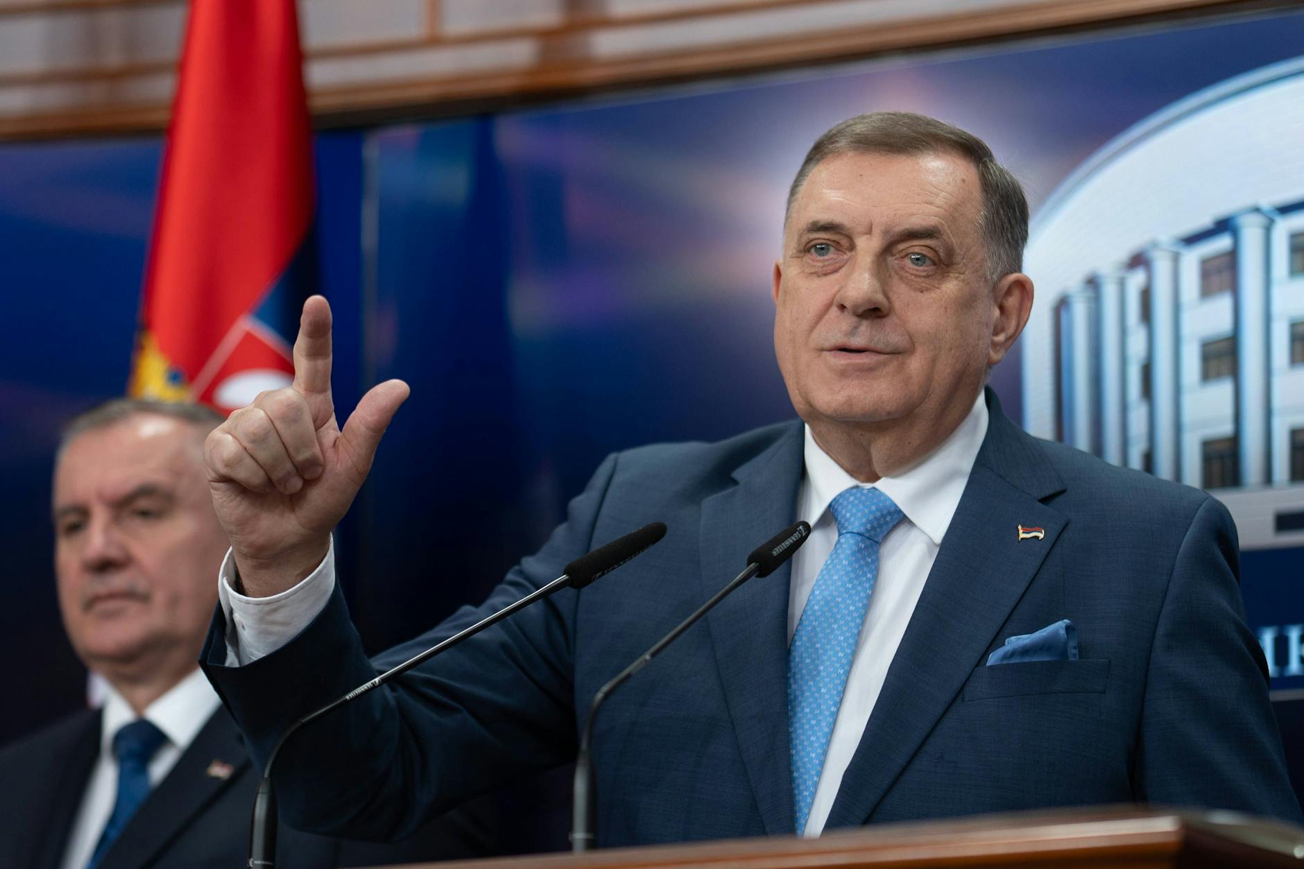 Milorad Dodik, Präsident der Republika Srpska, bei der Pressekonferenz zu dem gegen ihn ausgestellten Haftbefehl.