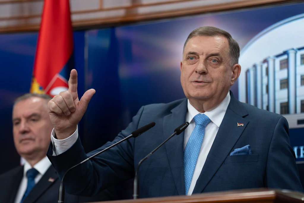 Milorad Dodik, Präsident der Republika Srpska, bei der Pressekonferenz zu dem gegen ihn ausgestellten Haftbefehl.