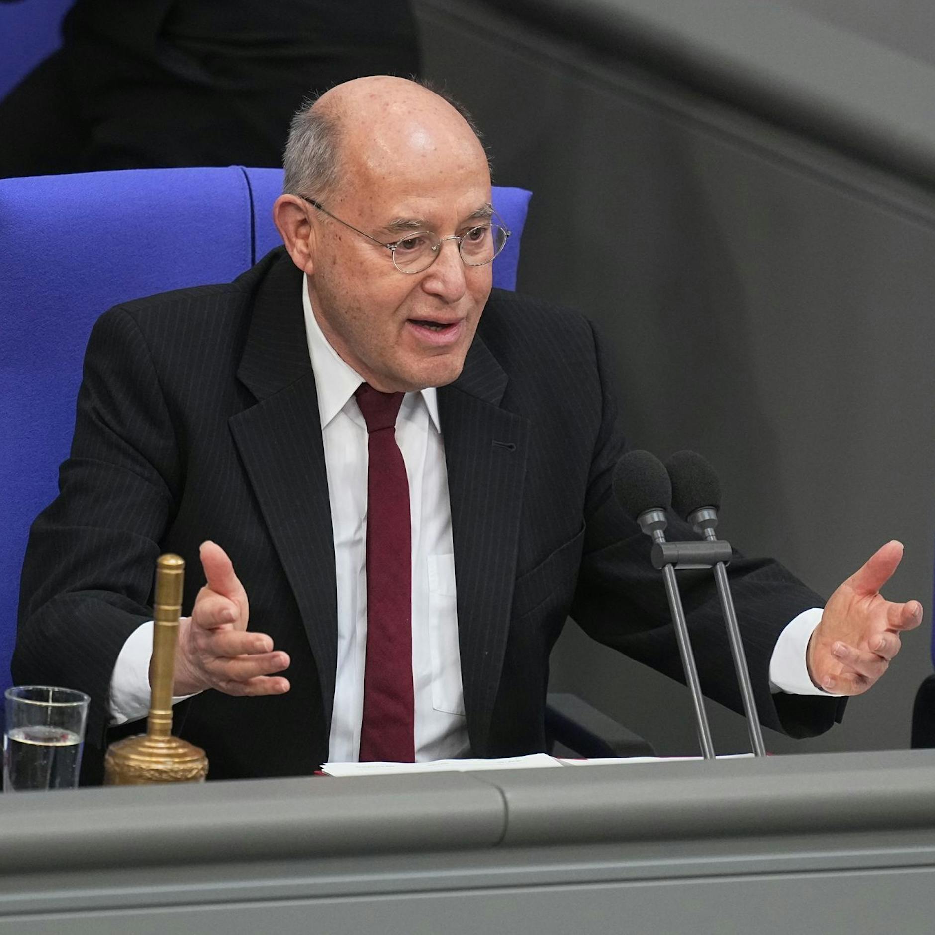 Image - Gregor Gysis Rede im Bundestag: „Neuer Kanzler sollte sich bei Ostdeutschen entschuldigen“