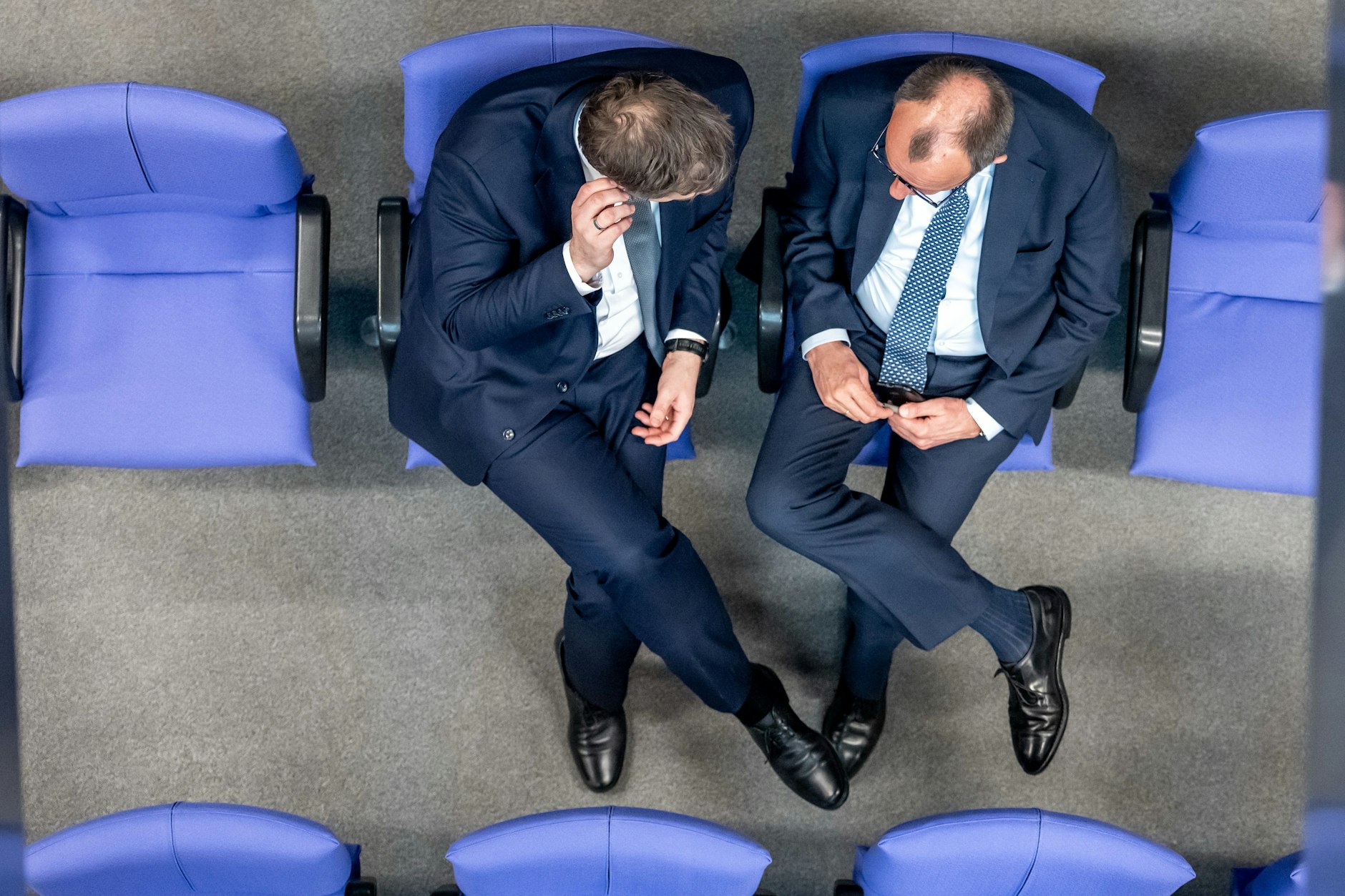 Ringen derzeit um einen gemeinsamen Nenner: Lars Klingbeil (l.) und Friedrich Merz