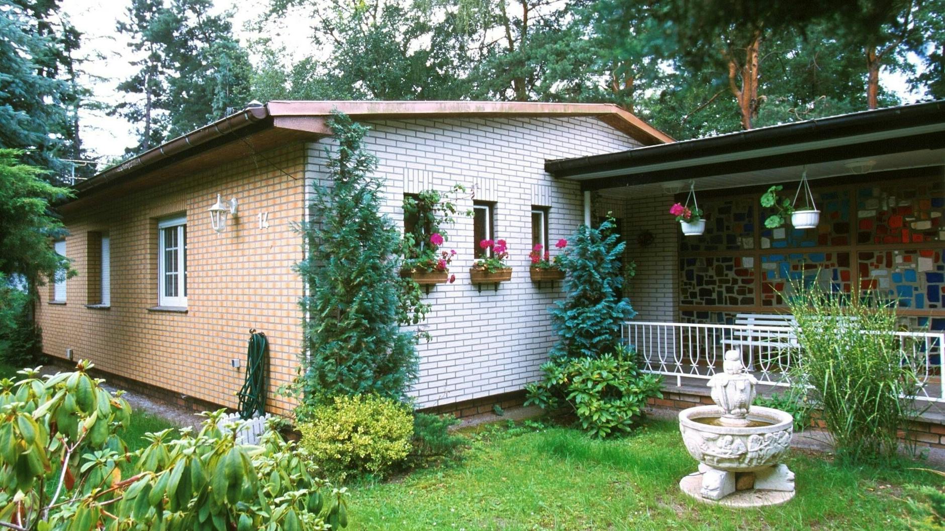Eberhard Cohrs starb 1997 in seinem Haus am Scharmützelsee. Der beliebte DDR-Komiker wurde 78 Jahre alt.