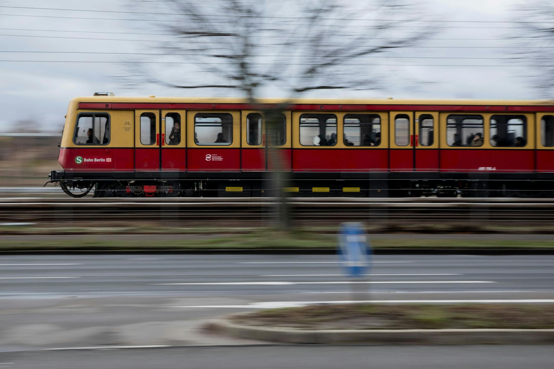 Die S-Bahn in Berlin fährt am Montag-Morgen nur sehr eingeschränkt.