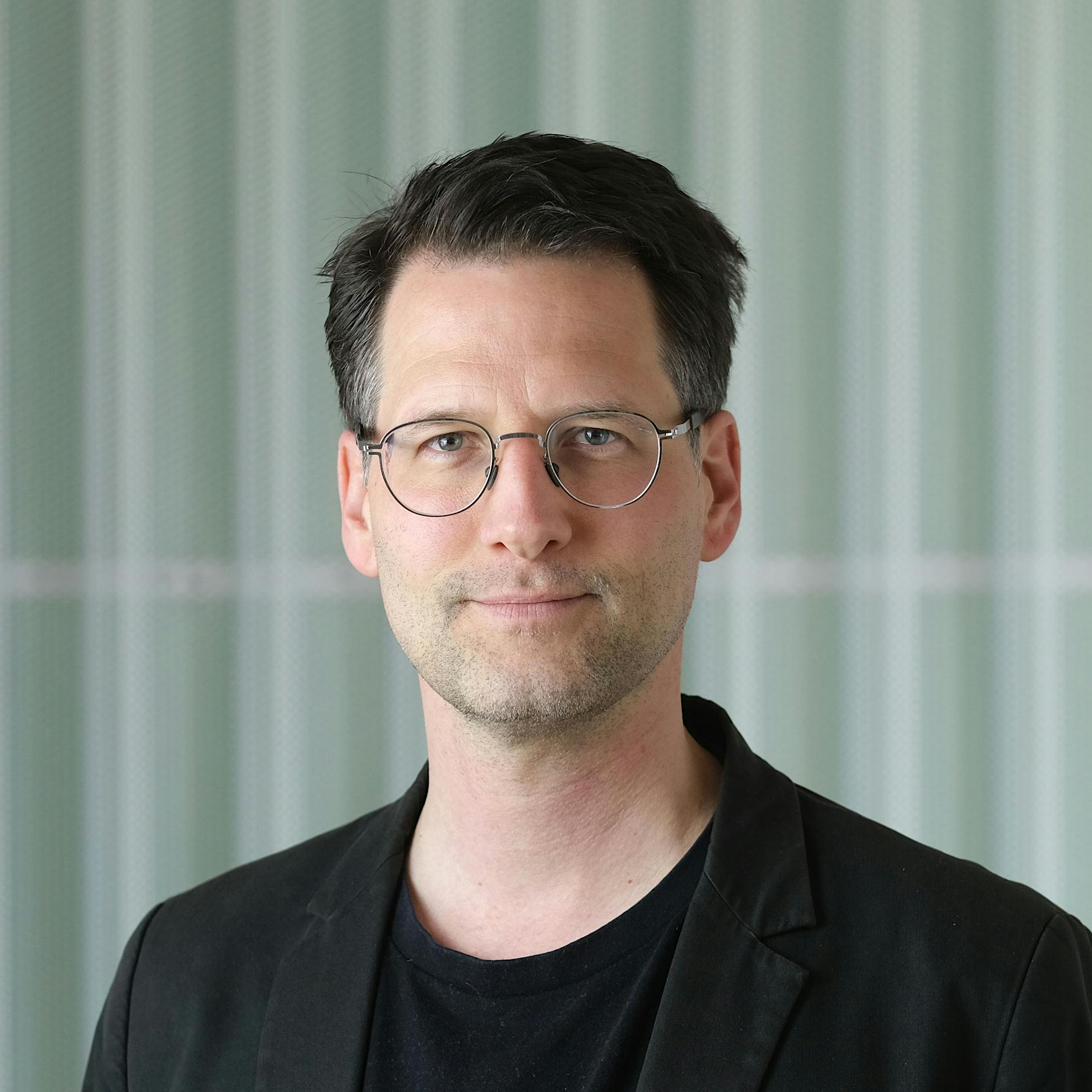 Author - Timo Feldhaus