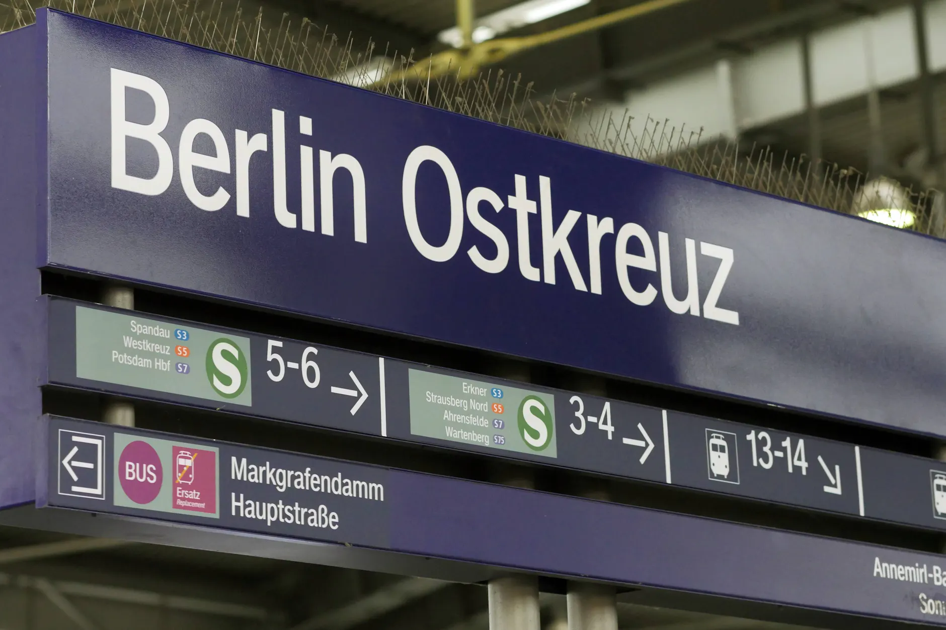 Zwischen Ostkreuz und Greifswalder Straße pendeln S41 und S42 im 30-Minuten-Takt.