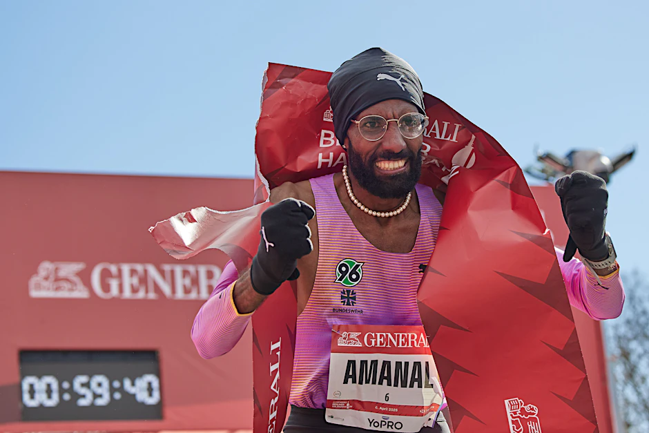 Schillernd im Wind: Amanal Petros mit deutschem Rekord beim Berliner Halbmarathon