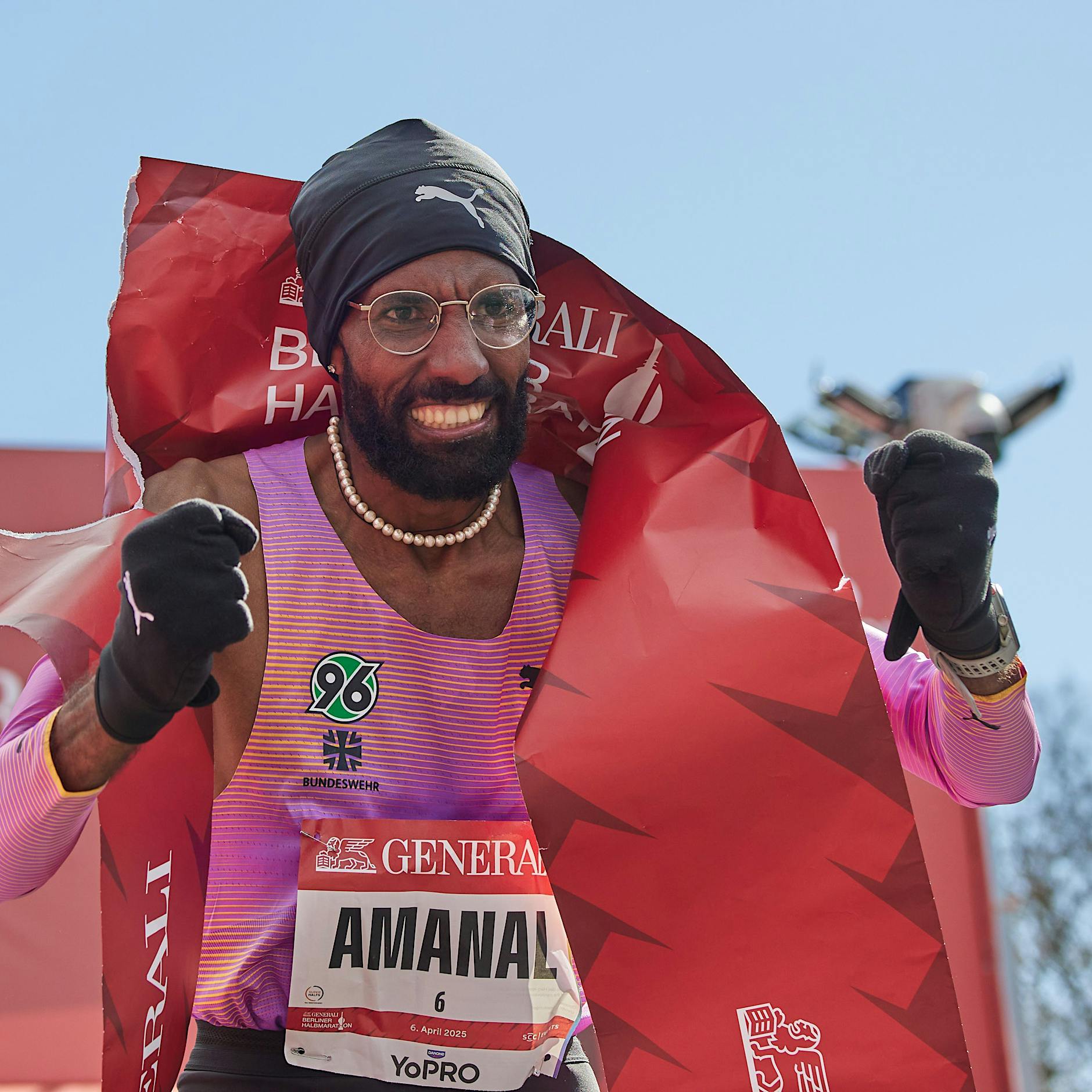 Schillernd im Wind: Amanal Petros mit deutschem Rekord beim Berliner Halbmarathon