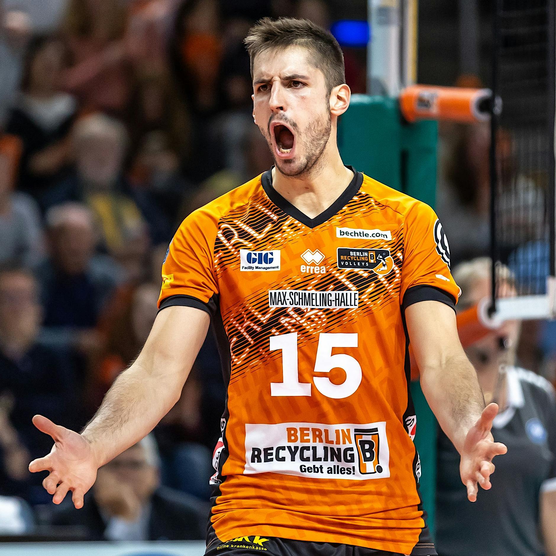 Bis der Tisch bricht: Berlin Volleys gewinnen ihr erstes Play-off-Halbfinale
