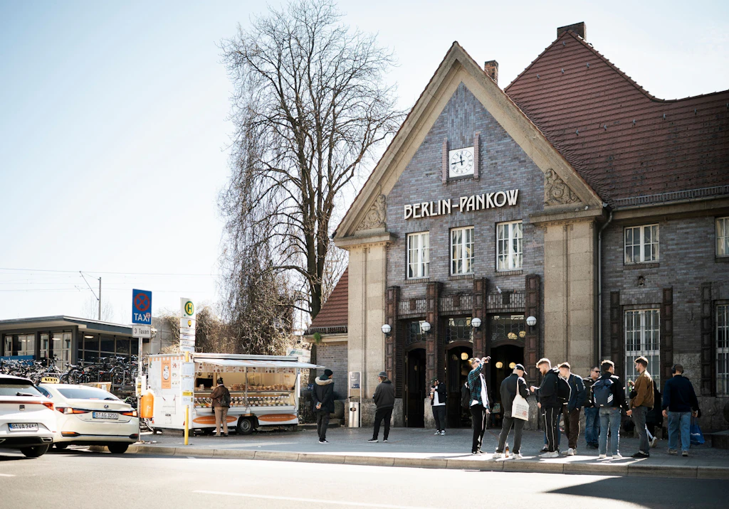 „Pankow ist asozial gemacht worden“: Gestank und Frust am U-Bahnhof – Bezirk sieht keine Lösung
