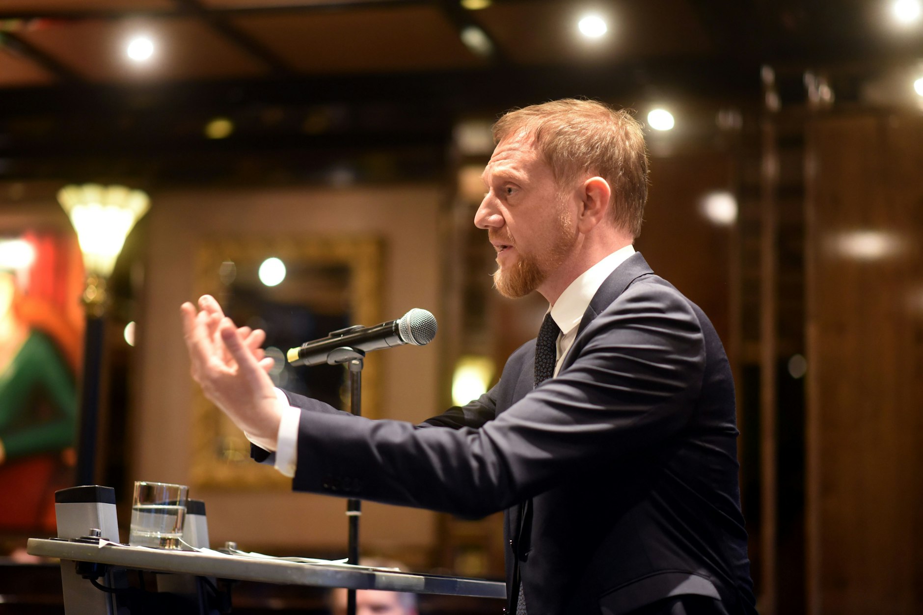 Michael Kretschmer bei der „Berlin Lounge“. Der sächsische Ministerpräsident kam direkt von den Koalitionsverhandlungen.