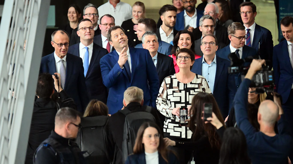 Regierungsstart enttäuscht: Schwarz-Rote Bundesregierung erhält Schulnote Vier