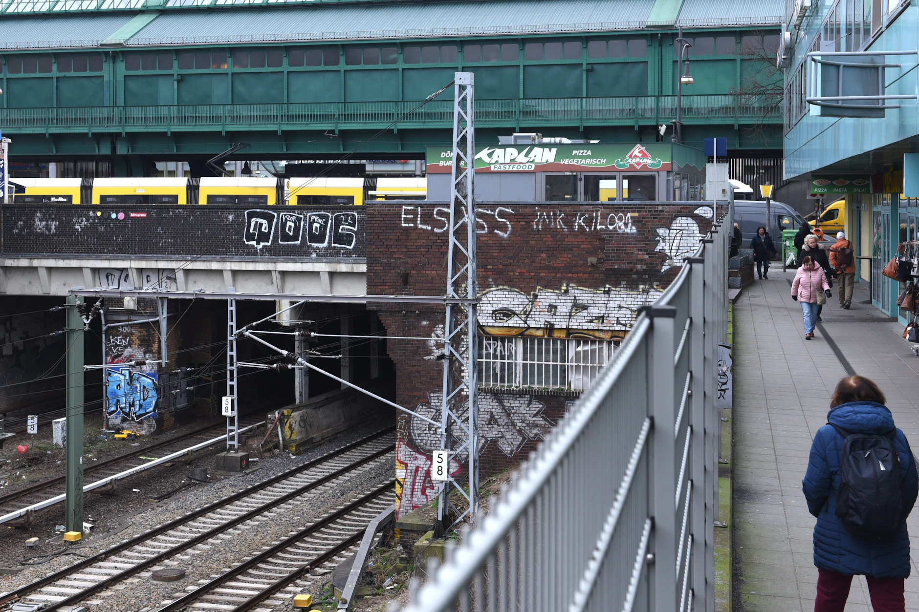 Die Schönhauser-Allee-Brücke steht kurz vor dem Abriss.