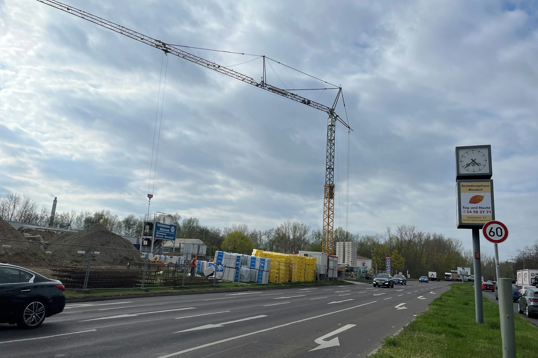 Die Baustelle in der Märkische Allee 59 (Marzahn-Hellersdorf): Hier wird Geschäftshaus errichtet, in das bald ein Aldi-Supermarkt einziehen soll.