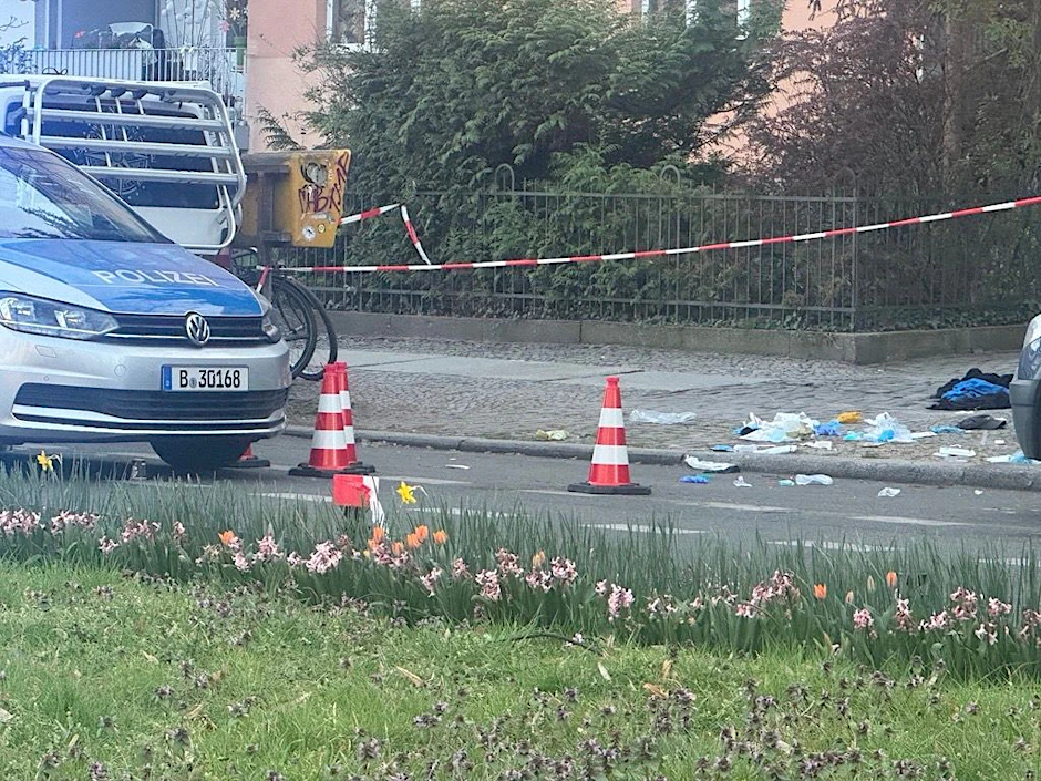 In der Nähe des Sophie-Charlotte-Platzes wurde ein Messerangreifer von der Polizei niedergeschossen.